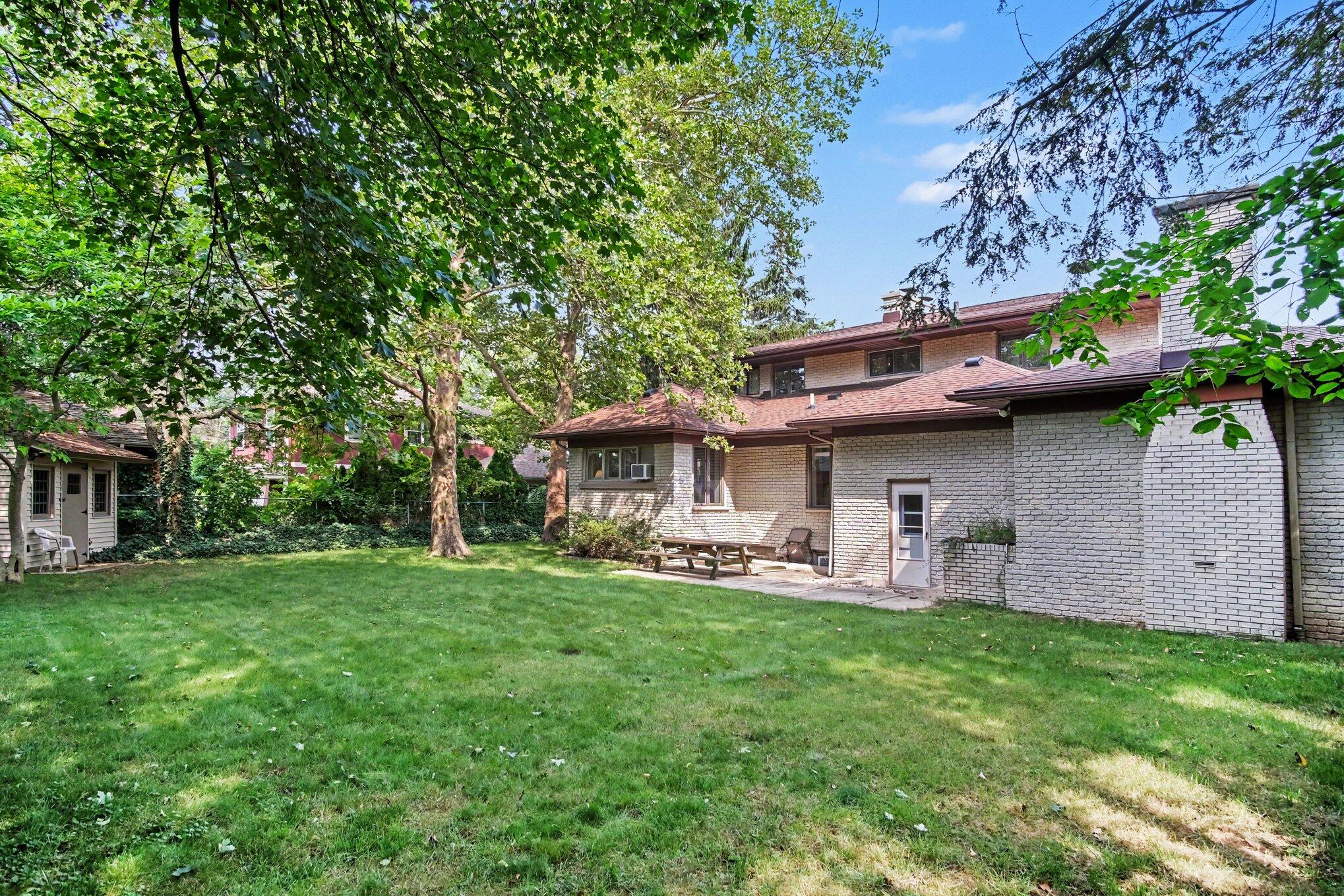 2318 Lake Drive SE East Grand Rapids MI 49506