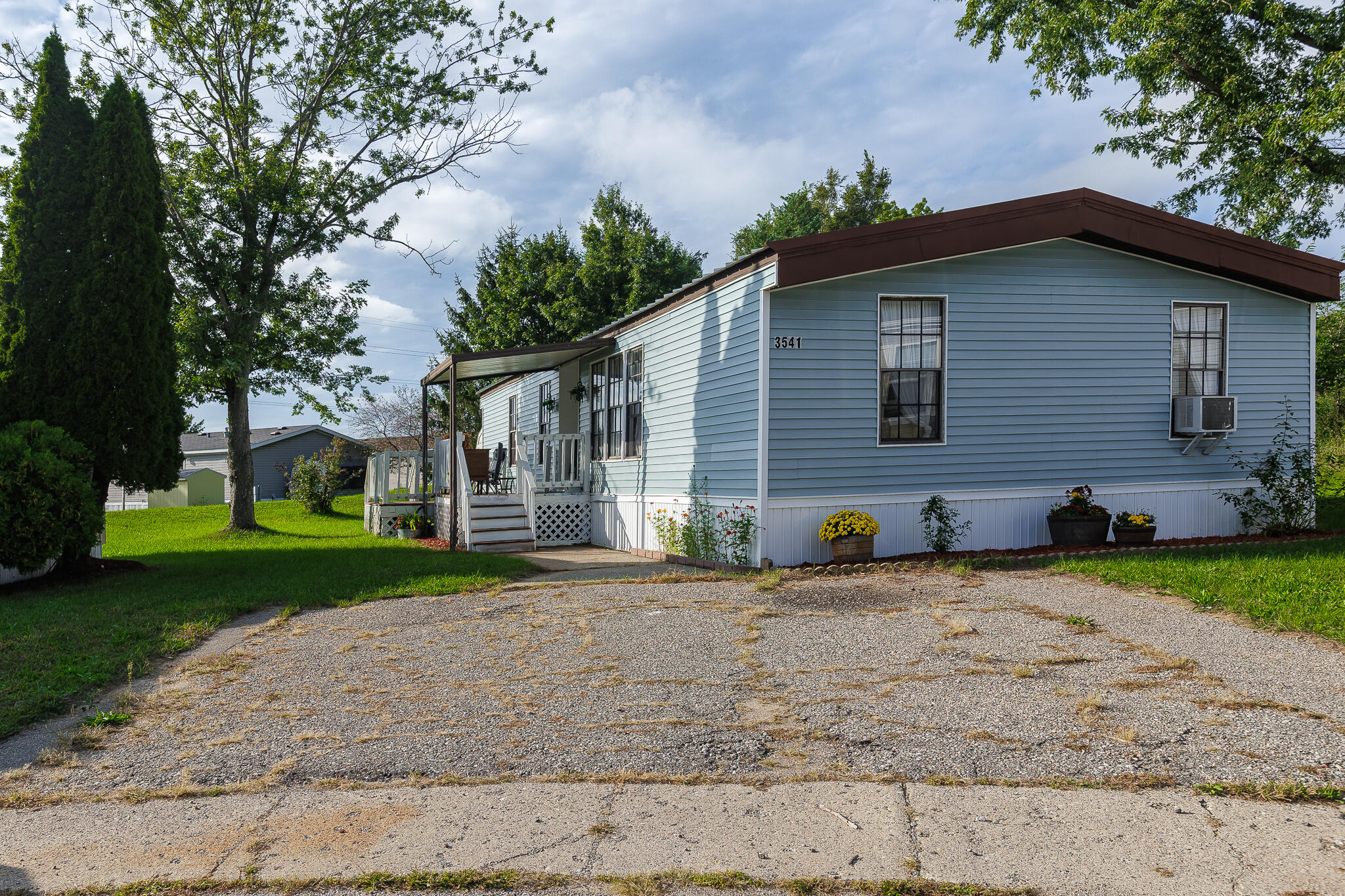 3541 Pine Knob Street NW Grand Rapids MI 49544
