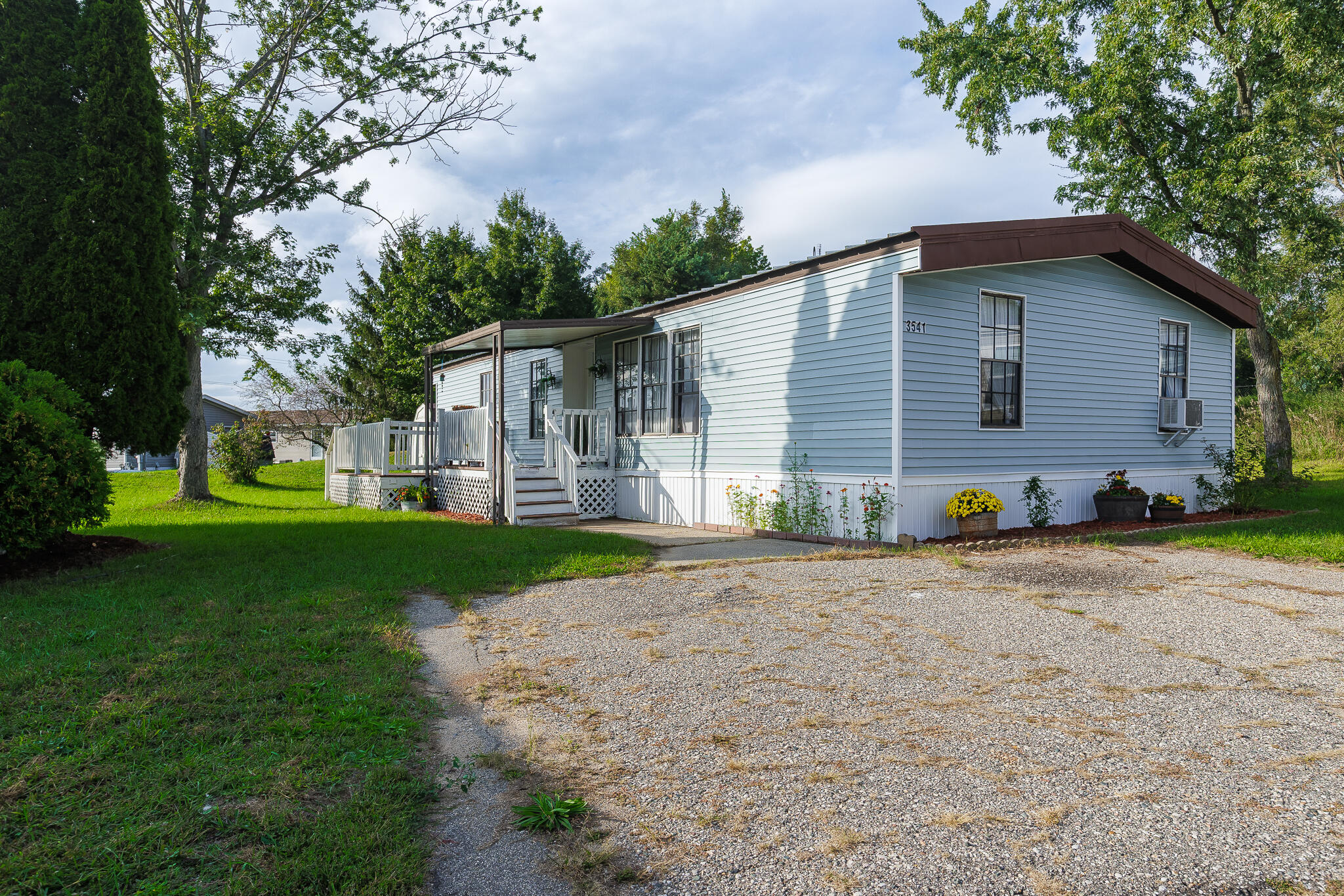 3541 Pine Knob Street NW Grand Rapids MI 49544