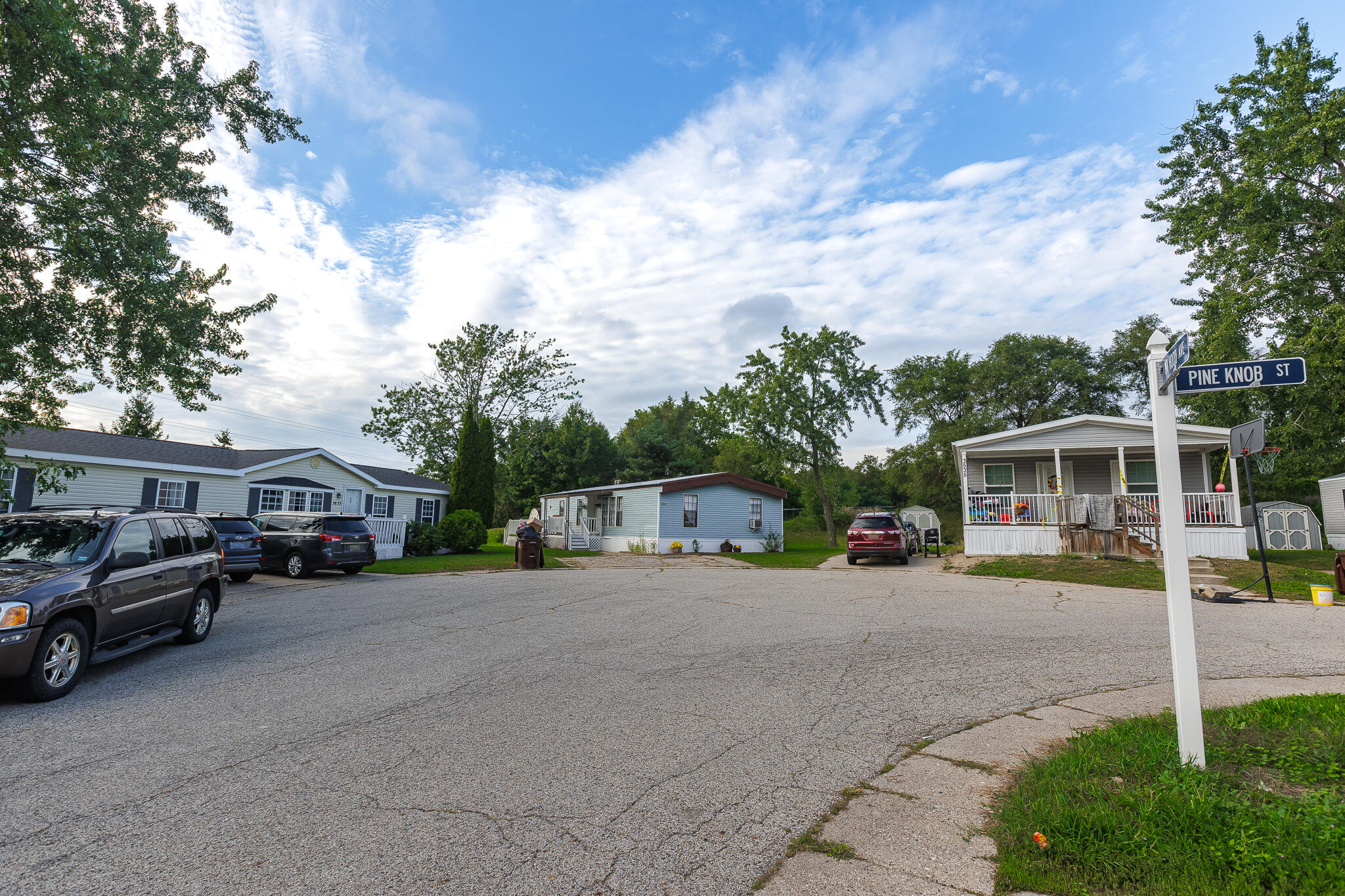 3541 Pine Knob Street NW Grand Rapids MI 49544