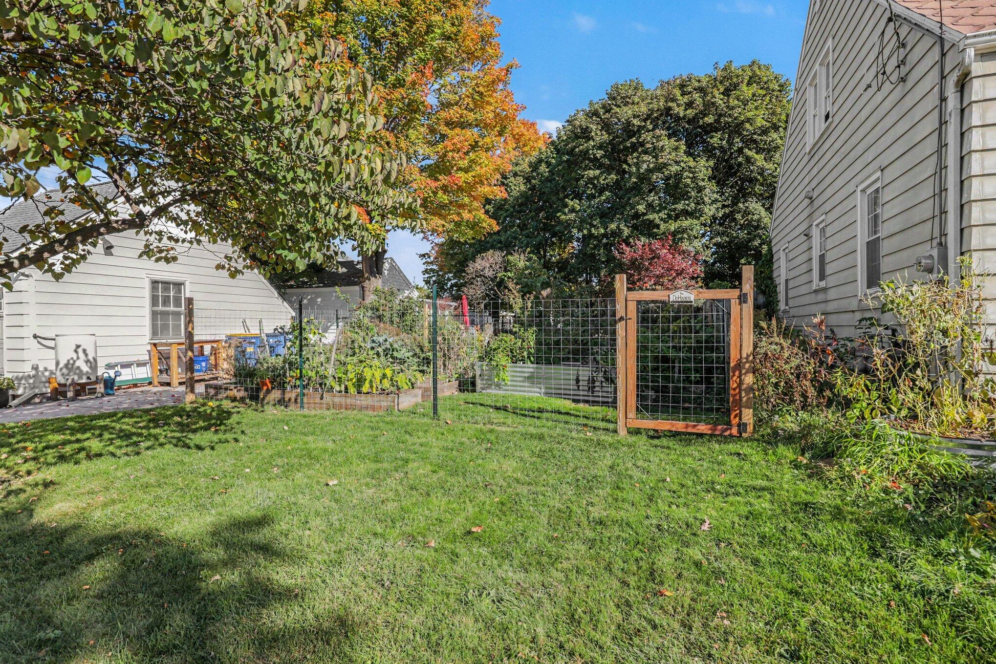 2050 Houseman Avenue NE Grand Rapids MI 49505