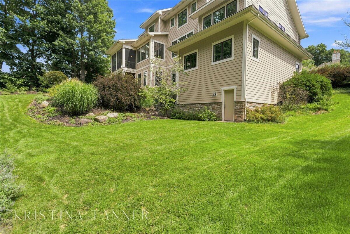 5782 Manchester Hills Drive SE Grand Rapids MI 49546