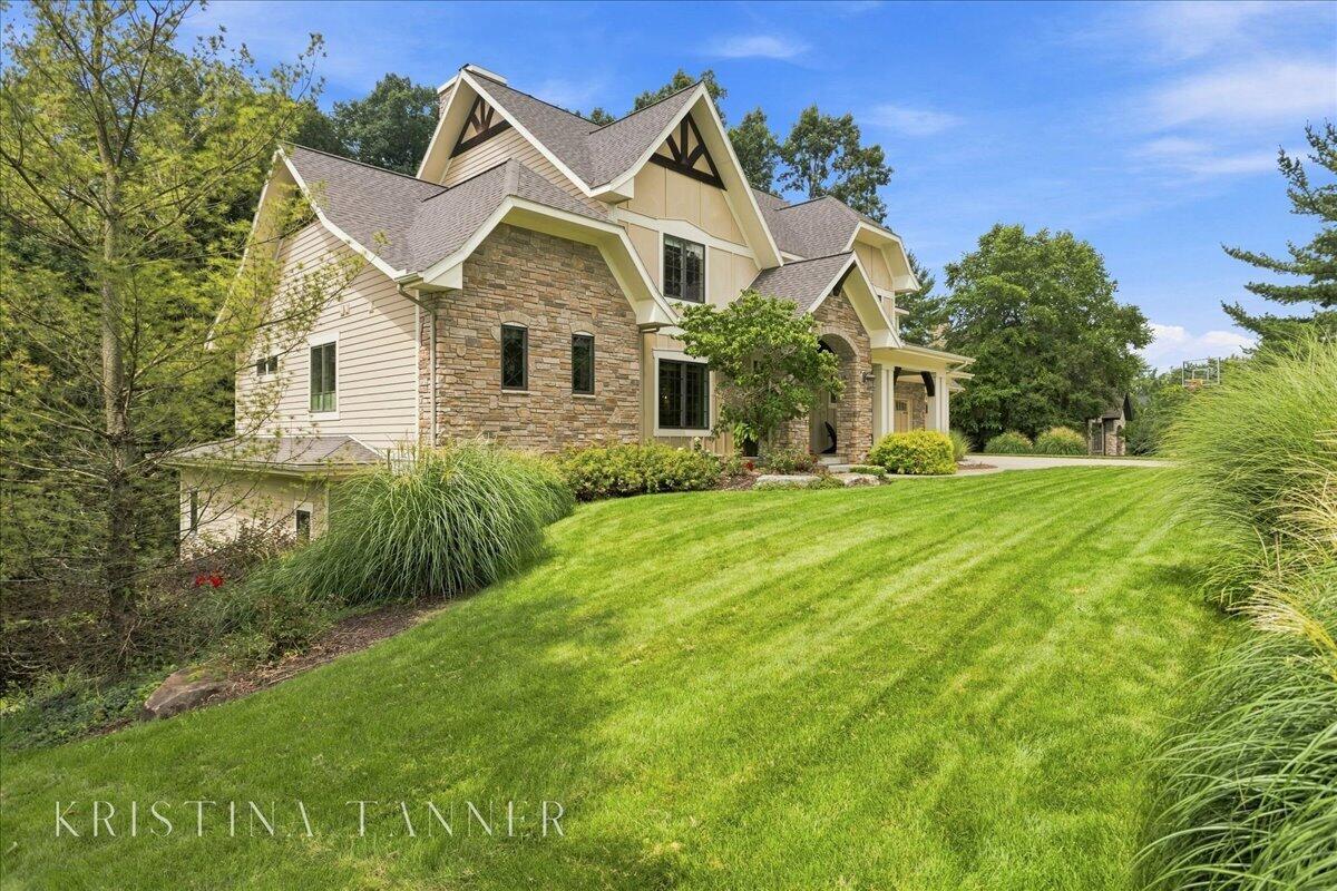 5782 Manchester Hills Drive SE Grand Rapids MI 49546
