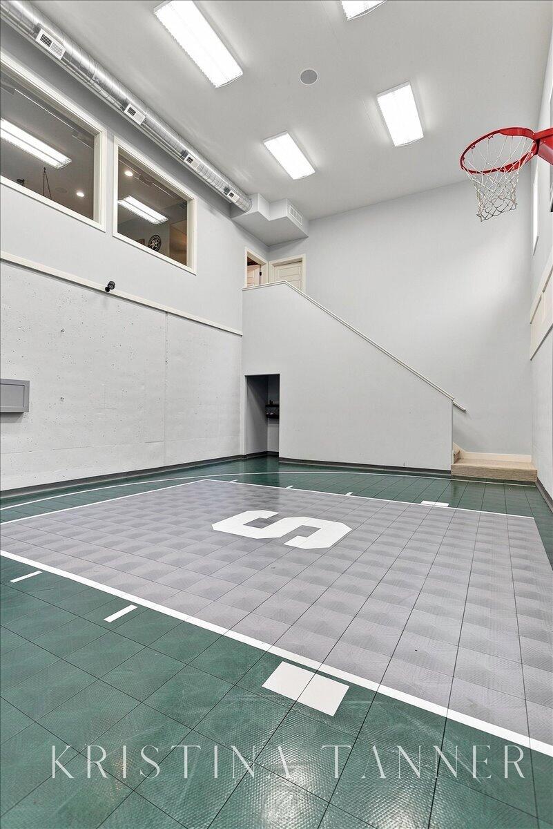 5782 Manchester Hills Drive SE Grand Rapids MI 49546