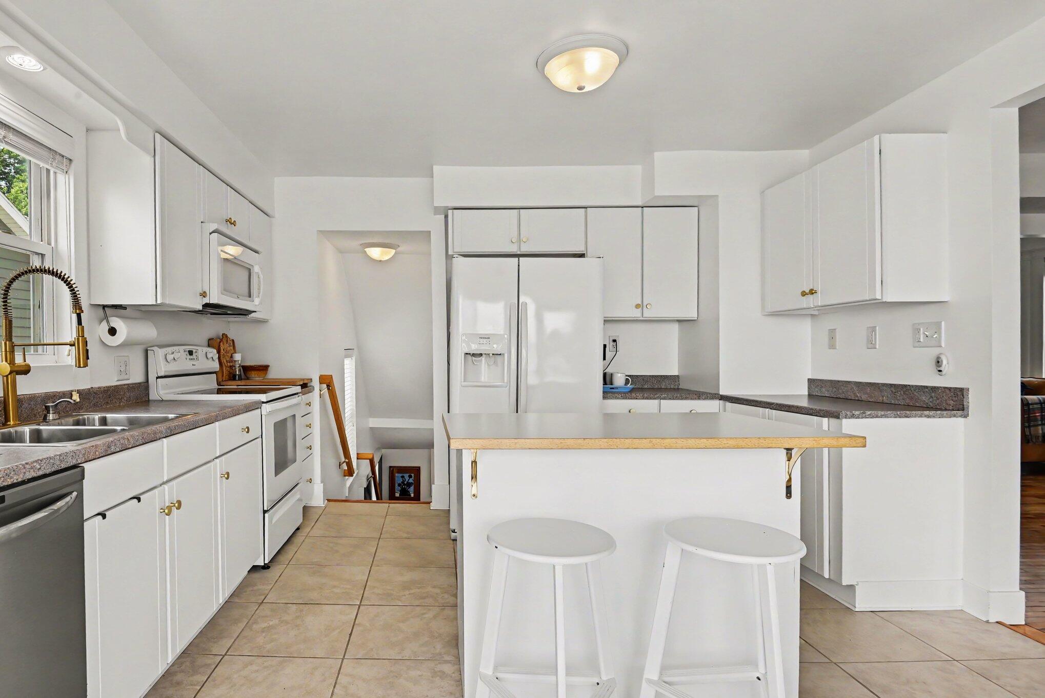 345 Ruddiman Drive Muskegon MI 49445