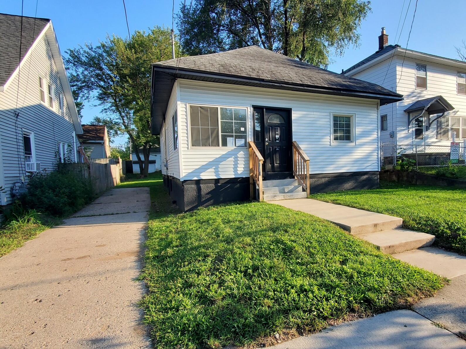 1106 Dickinson Street SE Grand Rapids MI 49507