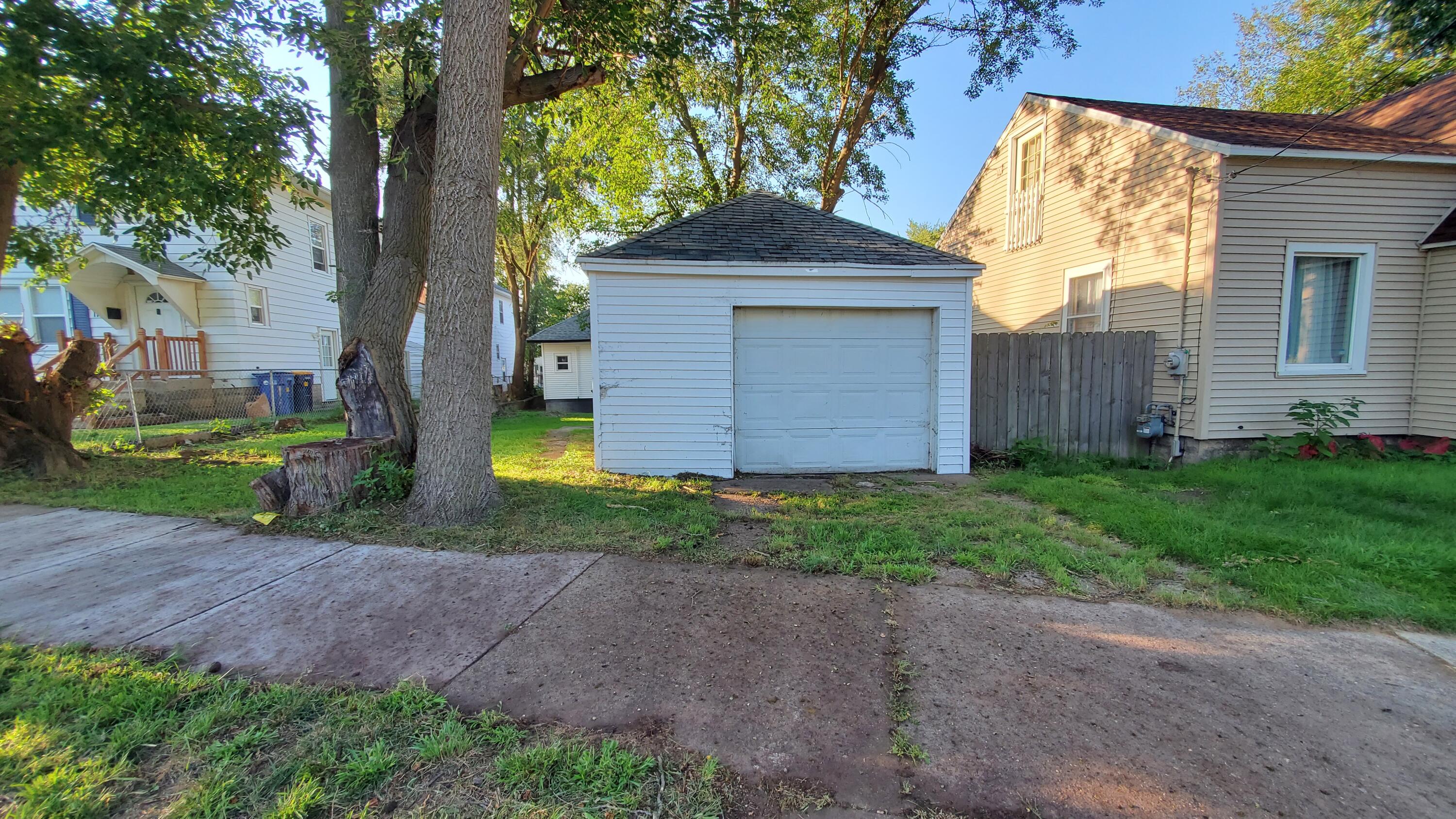 1106 Dickinson Street SE Grand Rapids MI 49507