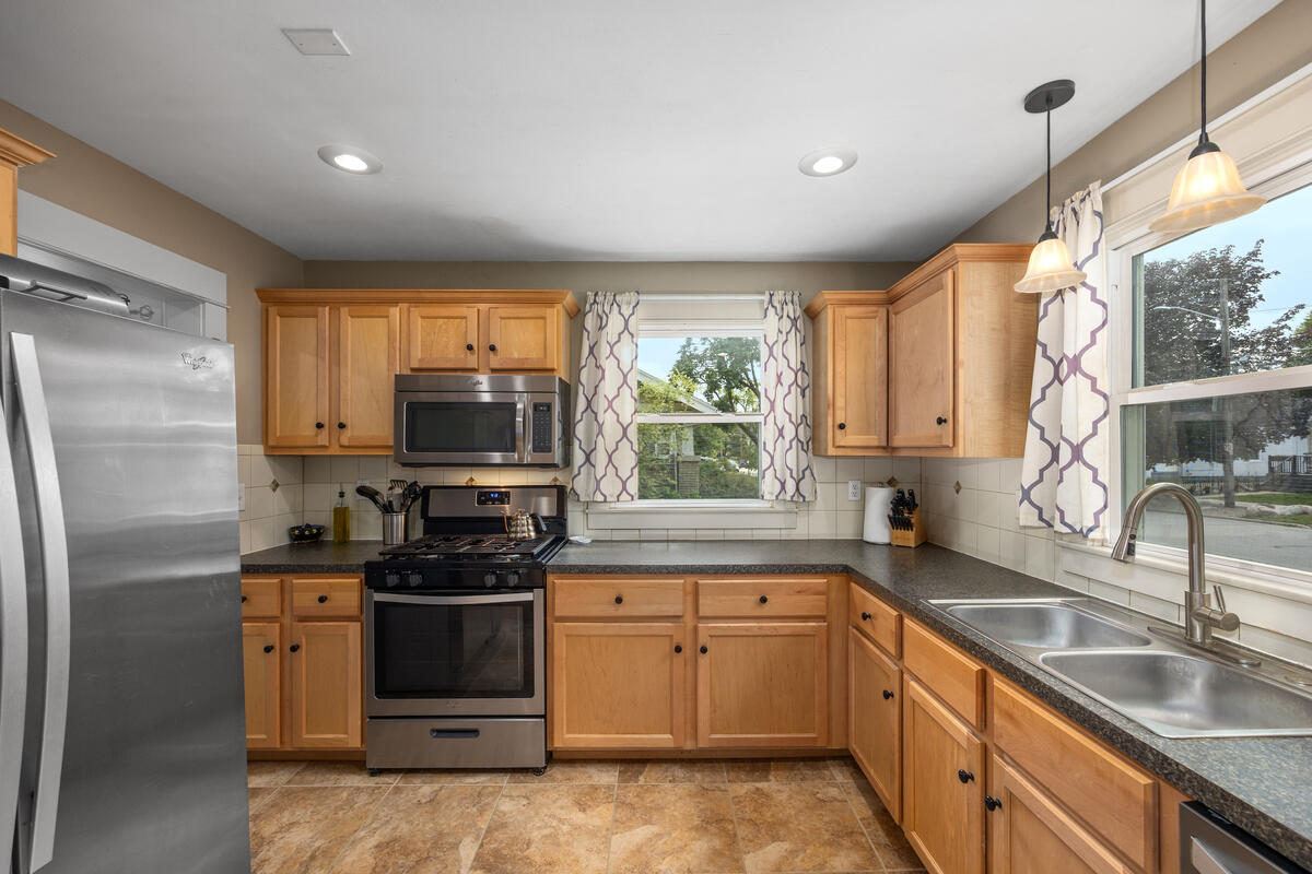 702 Graceland Street NE Grand Rapids MI 49505