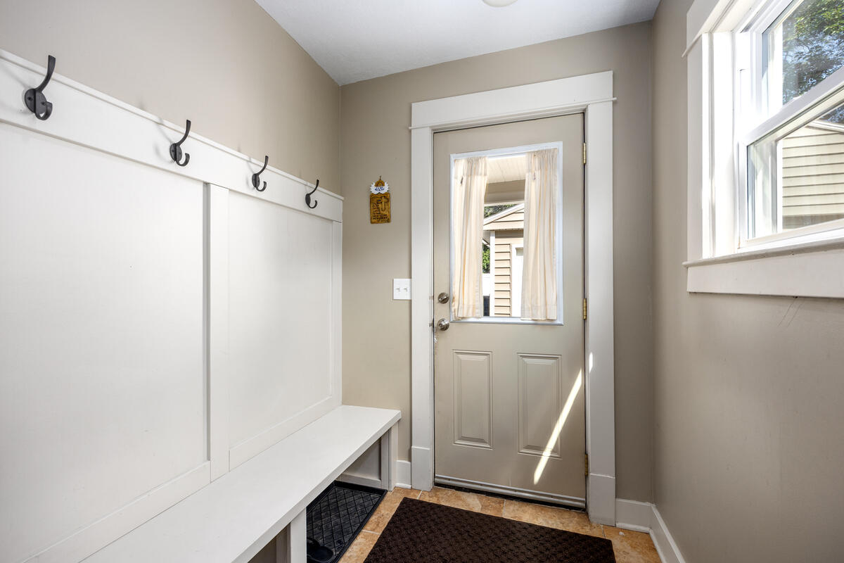 702 Graceland Street NE Grand Rapids MI 49505
