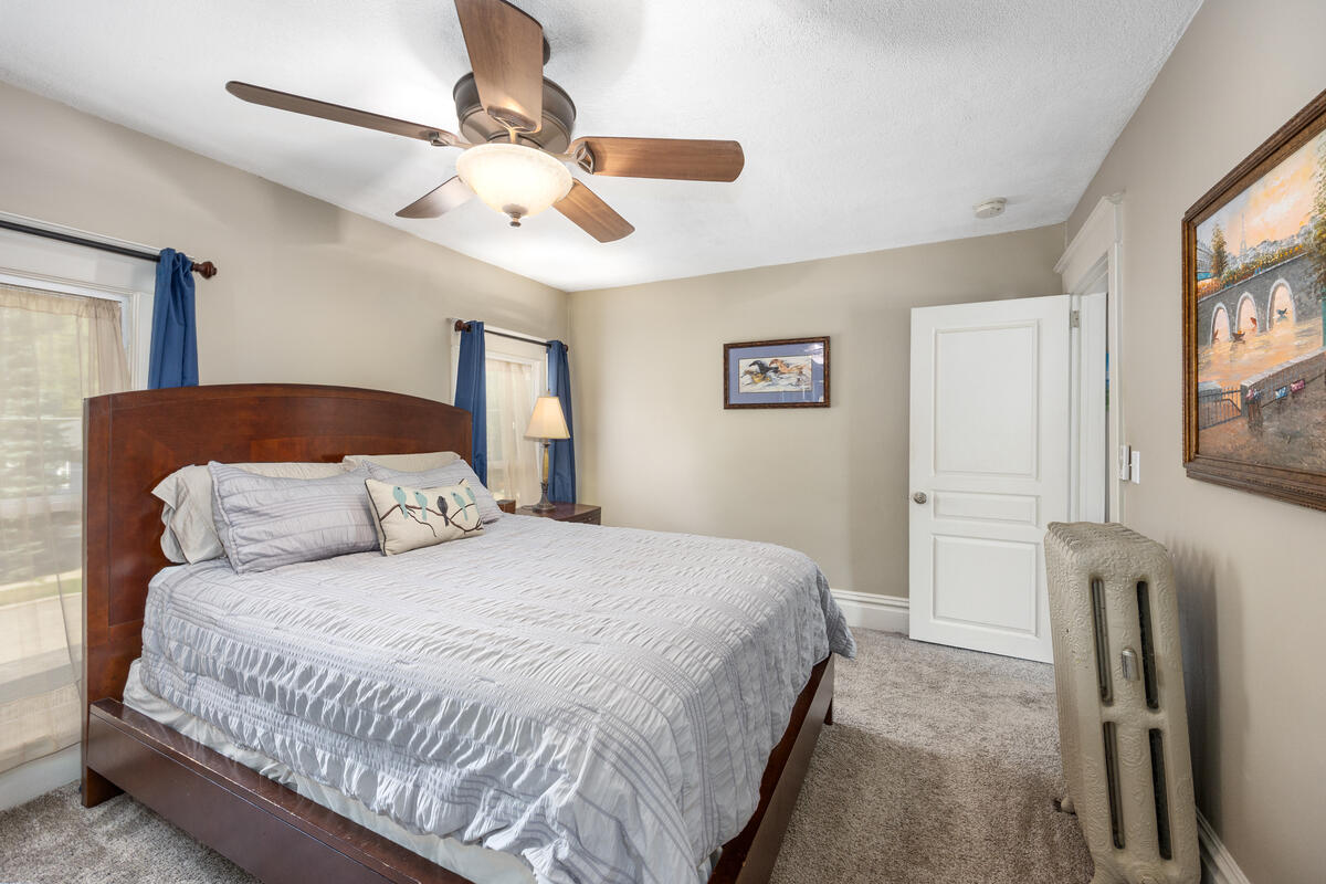 702 Graceland Street NE Grand Rapids MI 49505