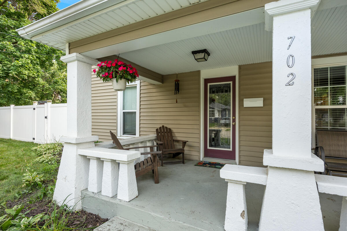 702 Graceland Street NE Grand Rapids MI 49505