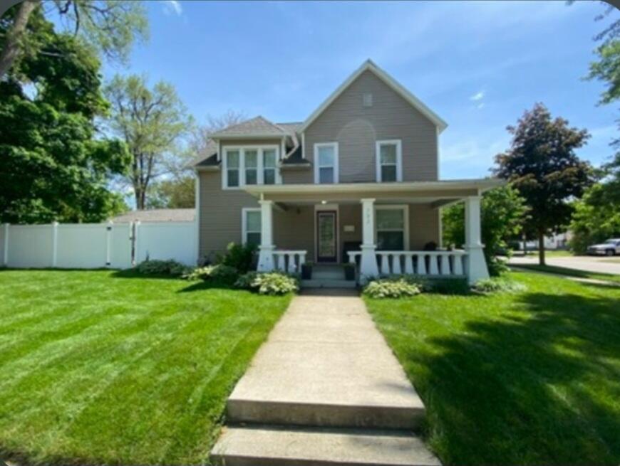 702 Graceland Street NE Grand Rapids MI 49505