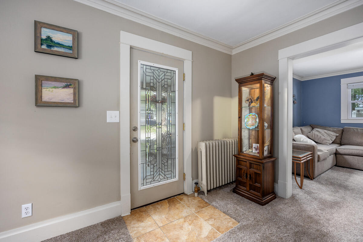 702 Graceland Street NE Grand Rapids MI 49505