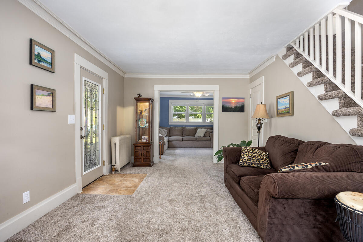 702 Graceland Street NE Grand Rapids MI 49505