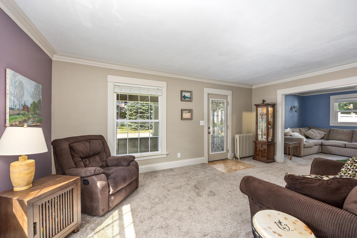 702 Graceland Street NE Grand Rapids MI 49505