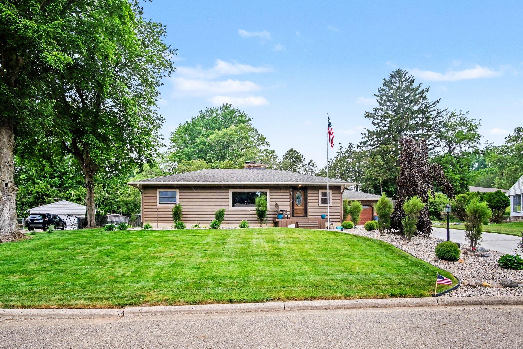 739 Old Gate Road NW Grand Rapids MI 49504