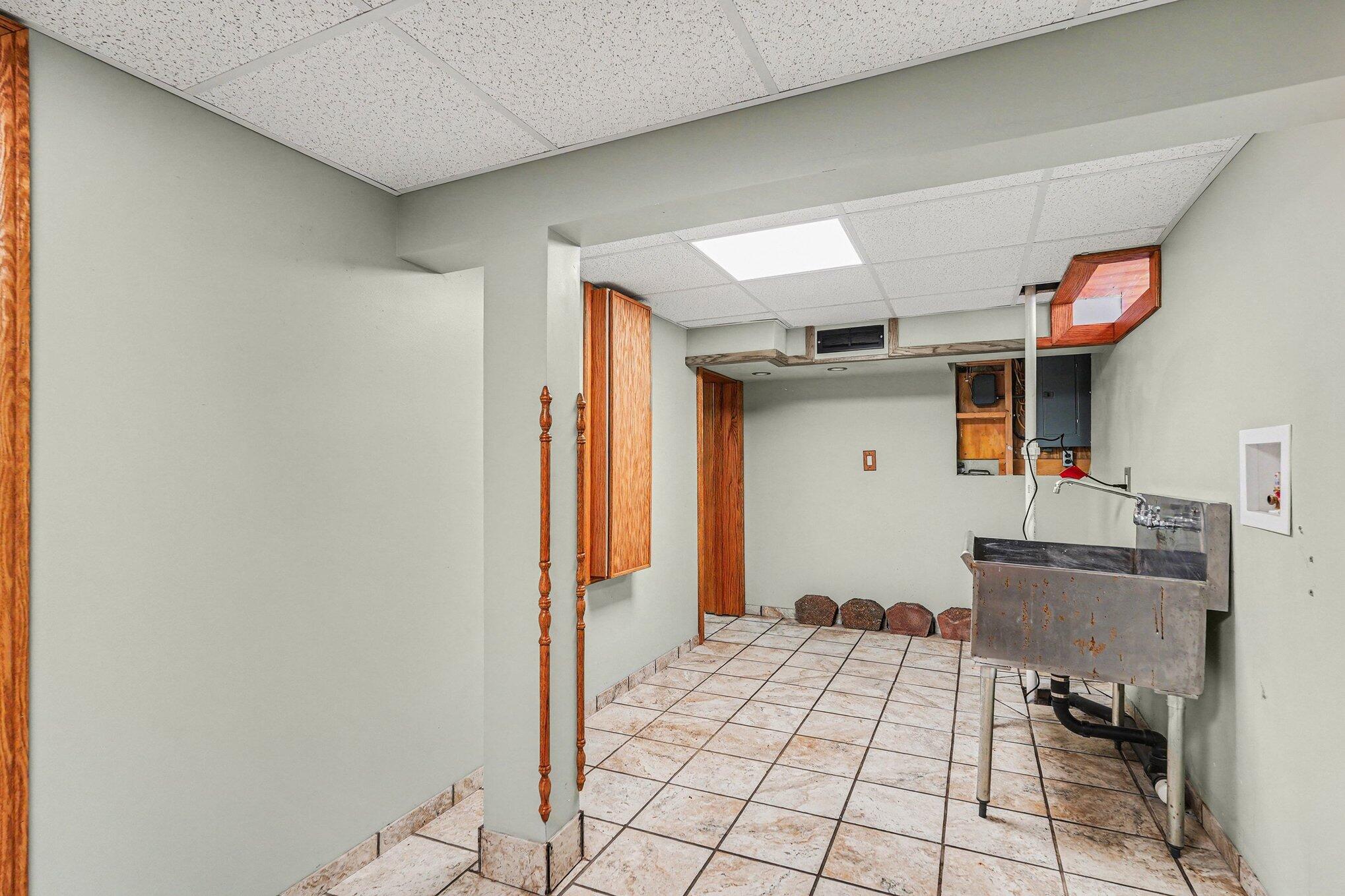 739 Old Gate Road NW Grand Rapids MI 49504