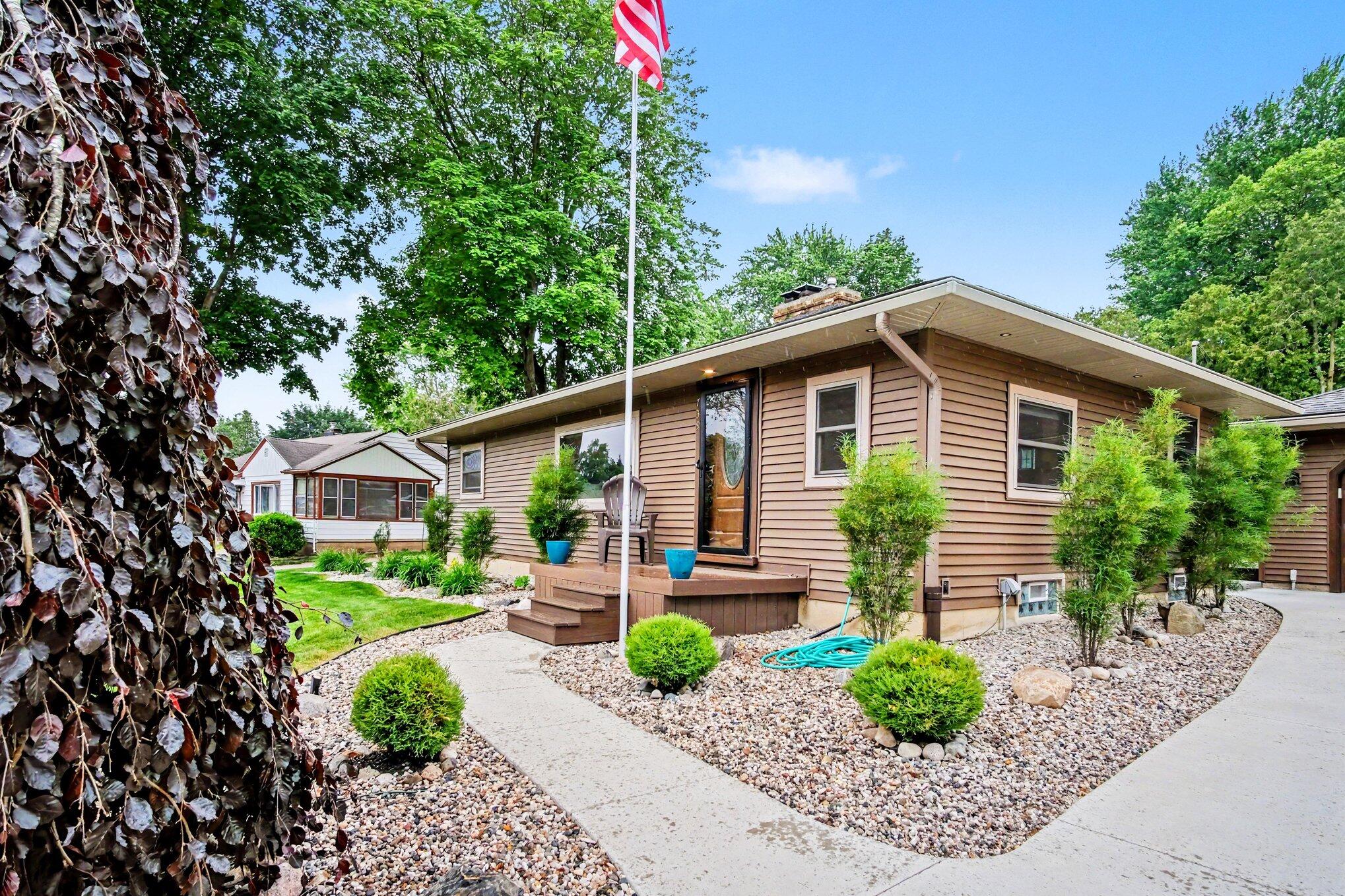 739 Old Gate Road NW Grand Rapids MI 49504