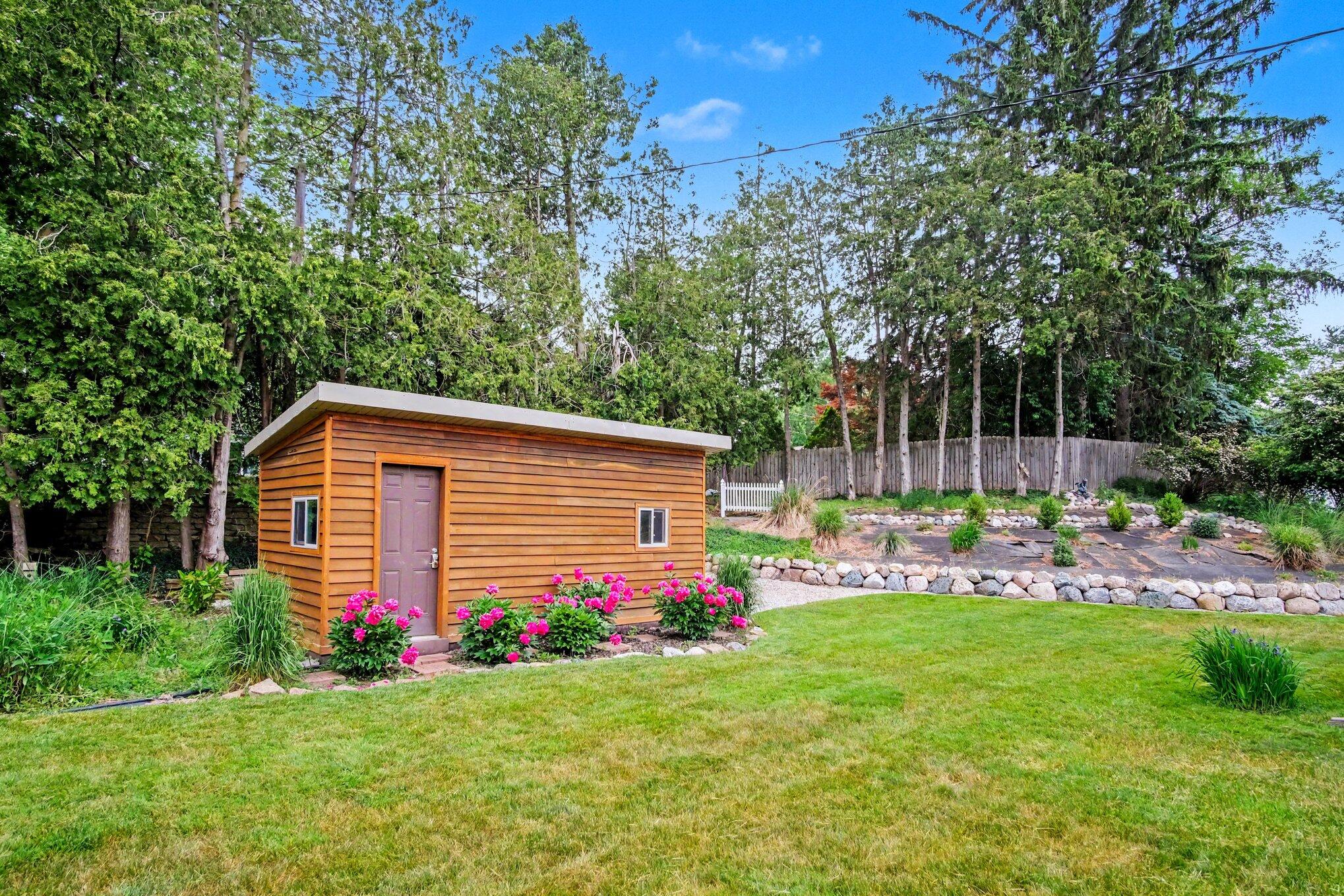 739 Old Gate Road NW Grand Rapids MI 49504
