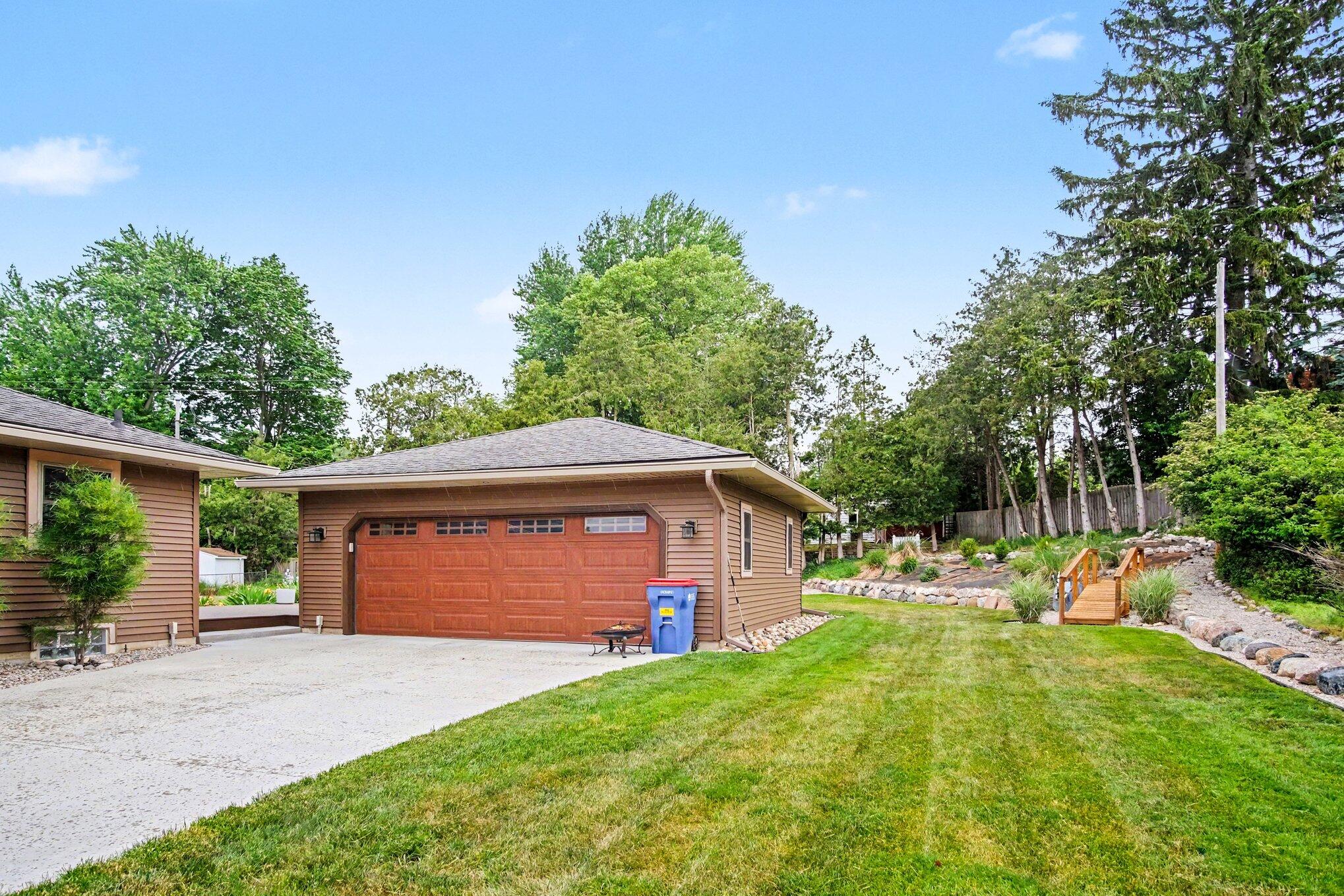 739 Old Gate Road NW Grand Rapids MI 49504