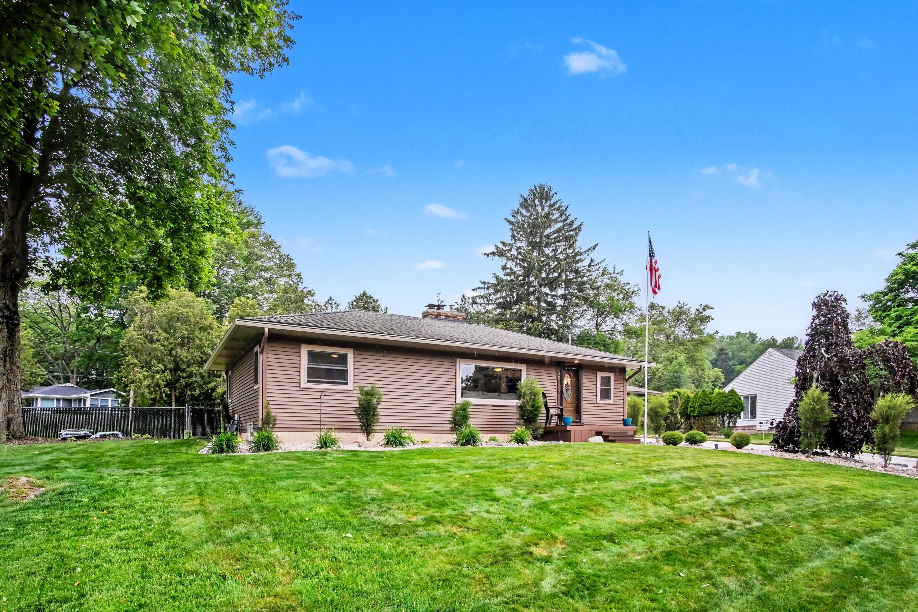 739 Old Gate Road NW Grand Rapids MI 49504