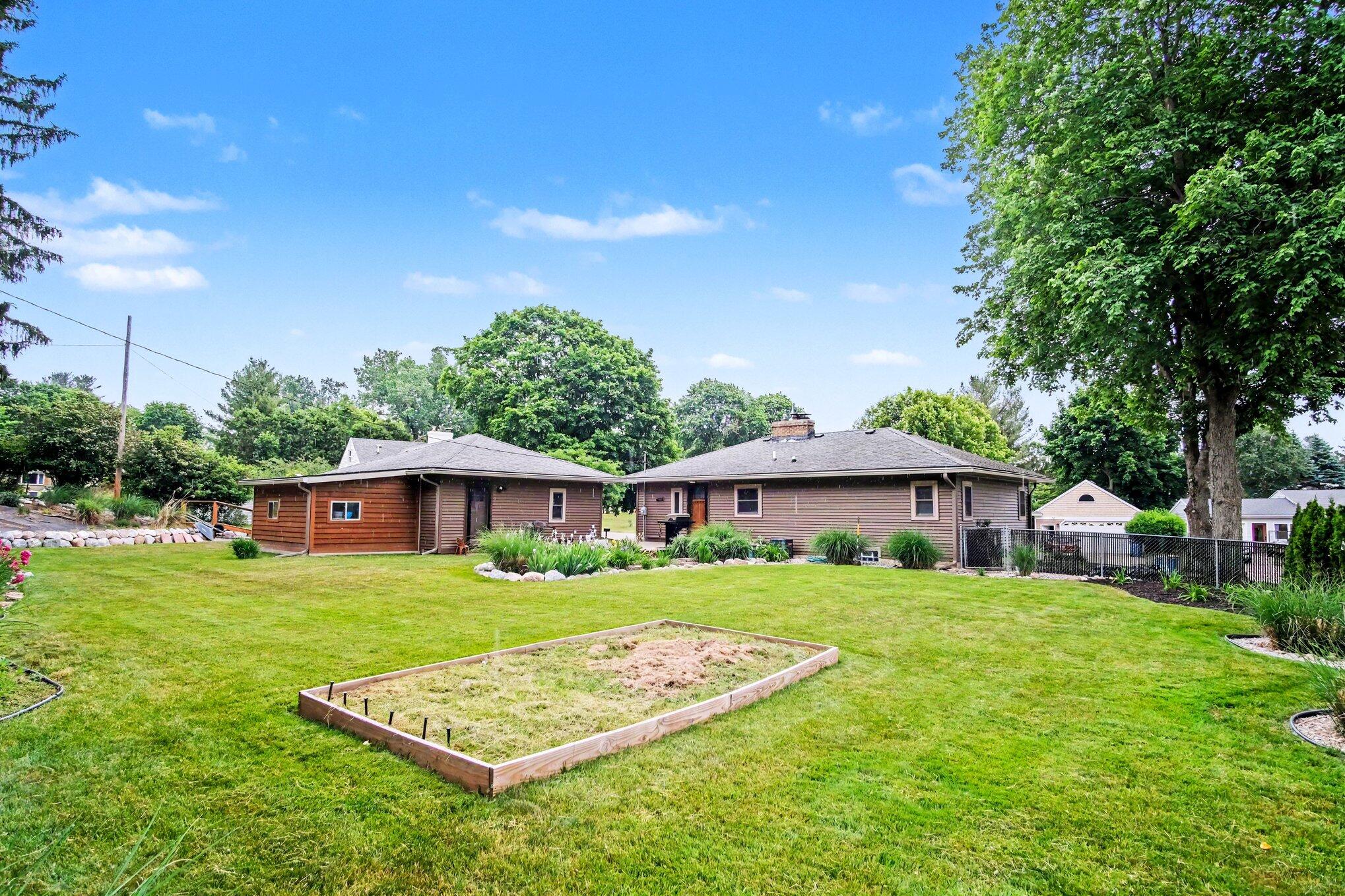739 Old Gate Road NW Grand Rapids MI 49504
