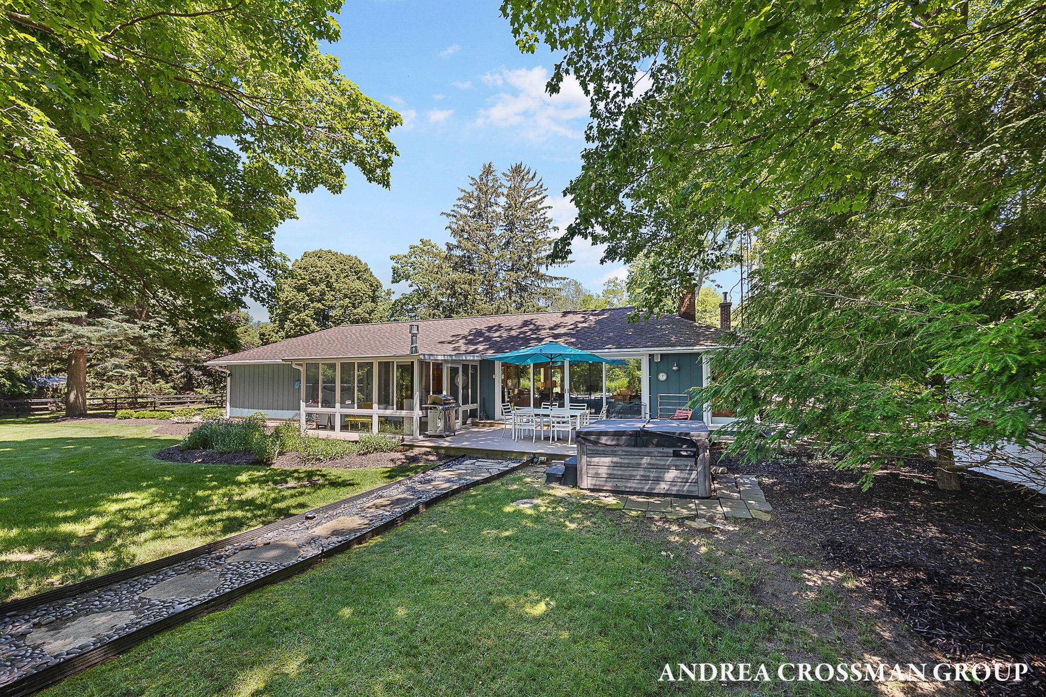 2056 Lakeshore Drive Fennville MI 49408