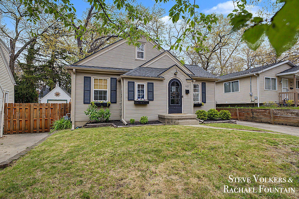 927 Joslin Street SE Grand Rapids MI 49507