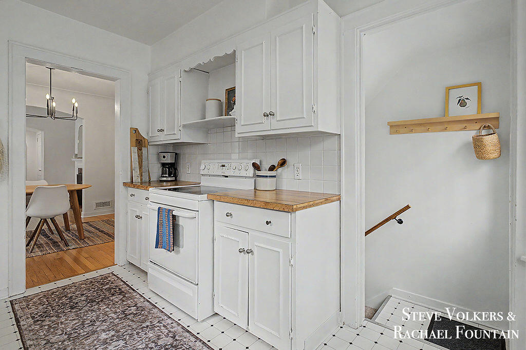 927 Joslin Street SE Grand Rapids MI 49507