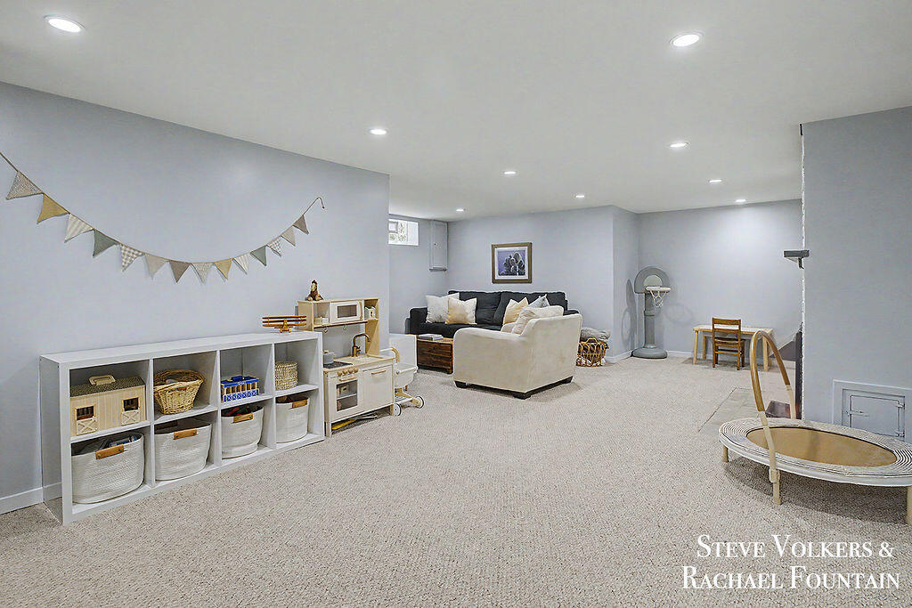 927 Joslin Street SE Grand Rapids MI 49507