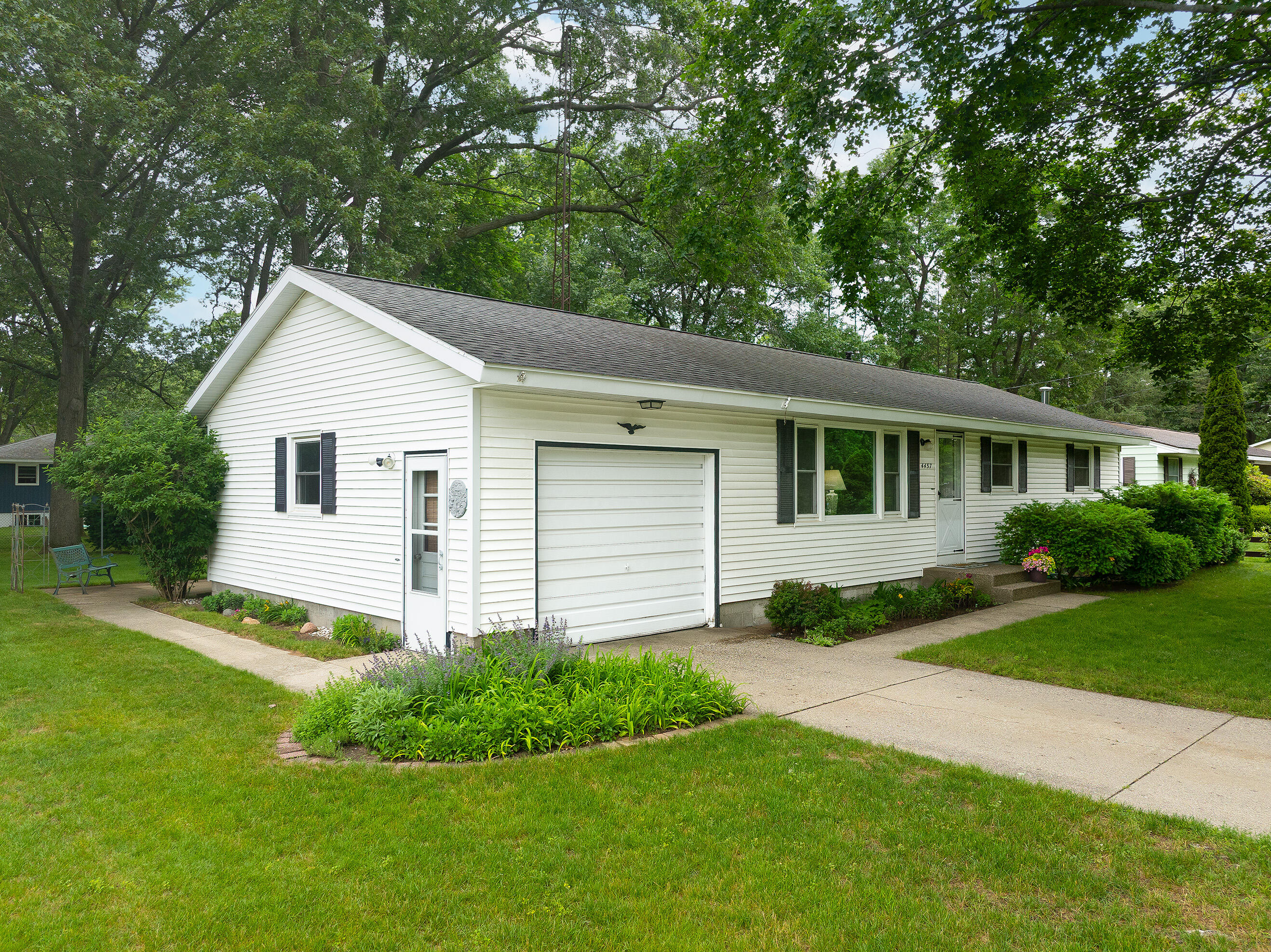 4457 Poulin Street Muskegon MI 49441