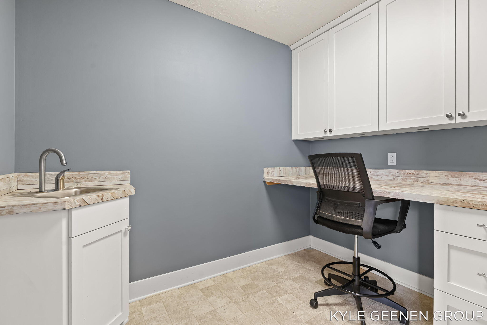 564 Blackstone Street Holland MI 49423