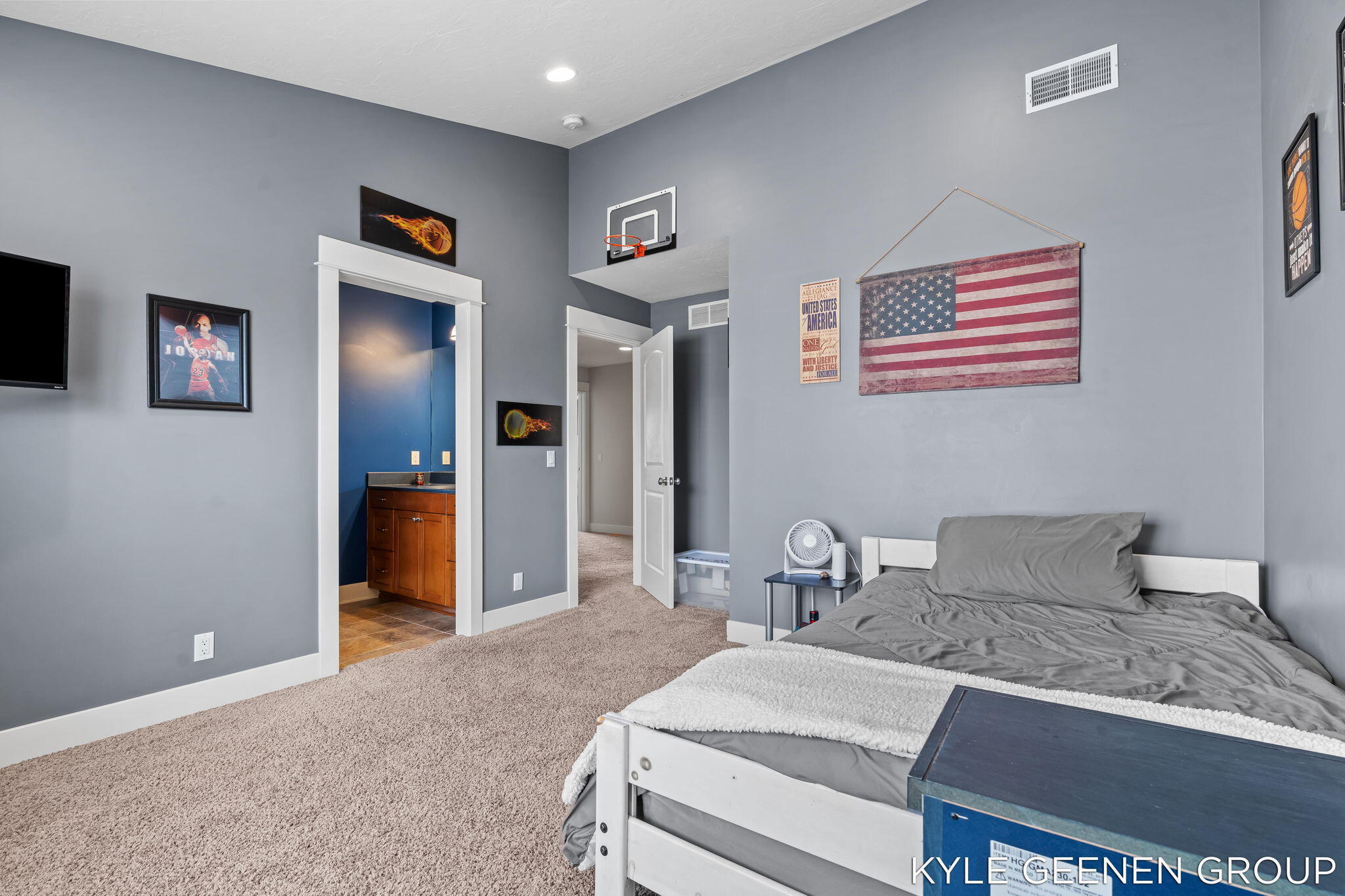 564 Blackstone Street Holland MI 49423
