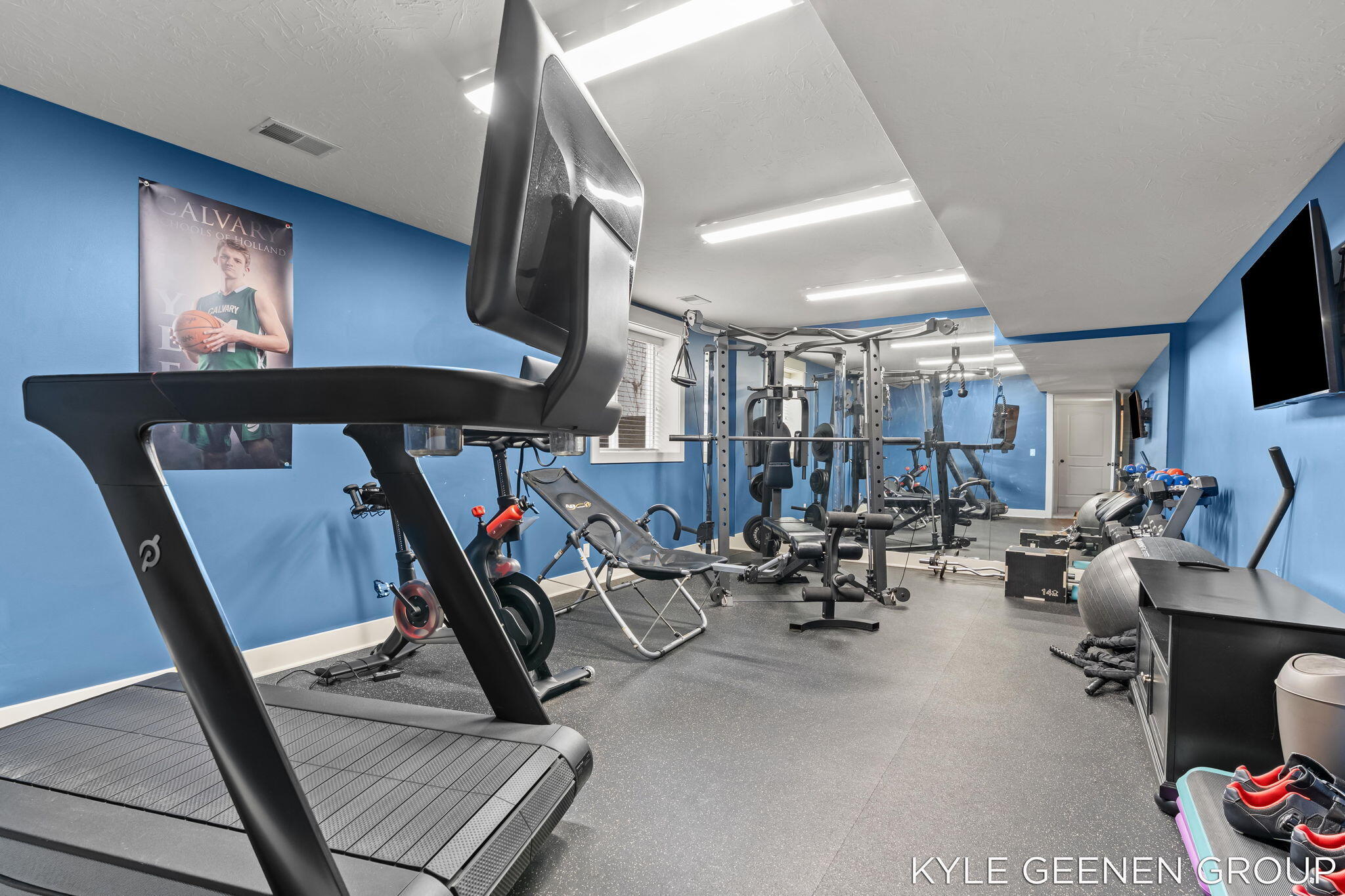 564 Blackstone Street Holland MI 49423