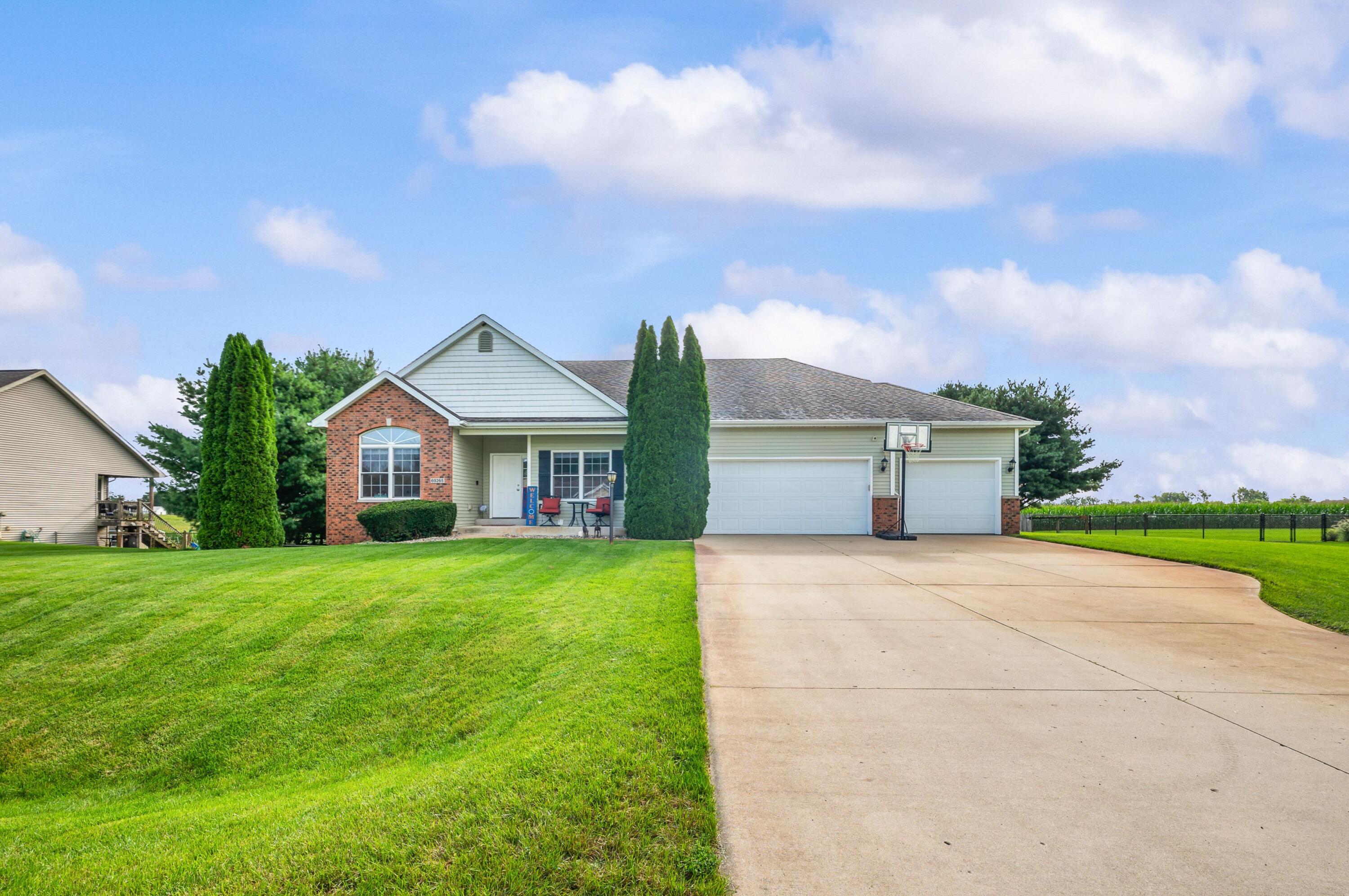 69265 Sundance Drive Edwardsburg MI 49112
