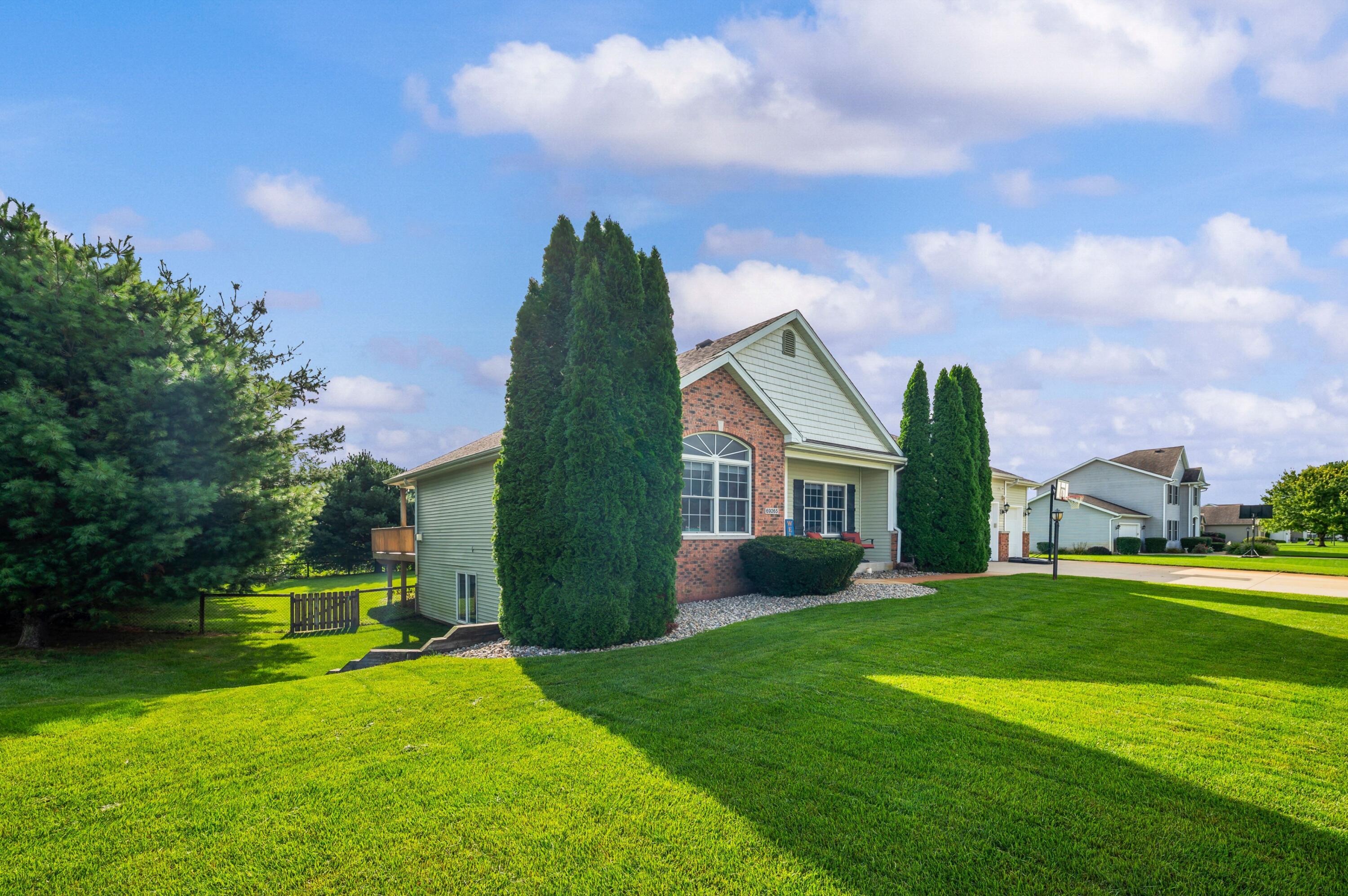 69265 Sundance Drive Edwardsburg MI 49112