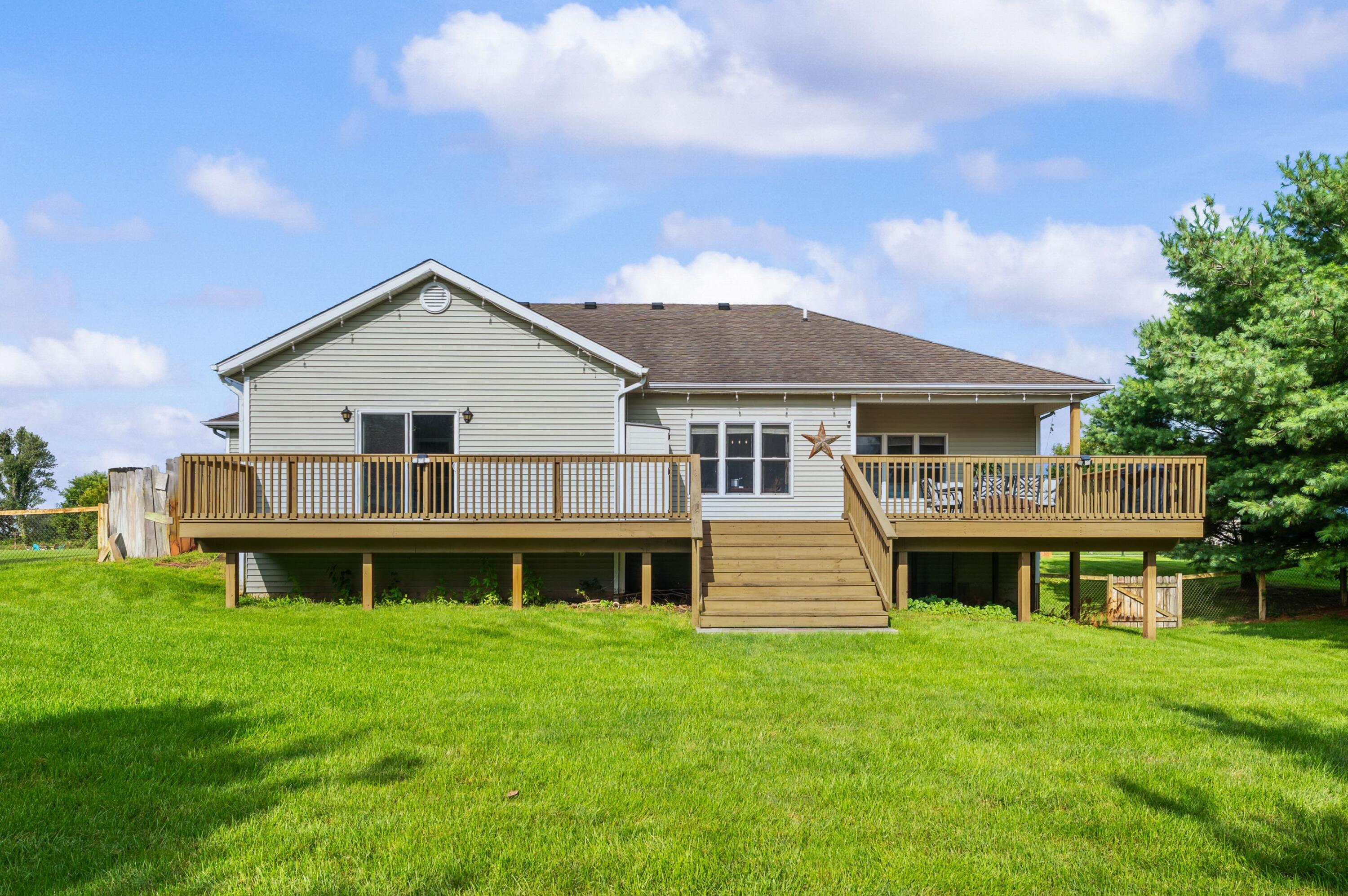 69265 Sundance Drive Edwardsburg MI 49112