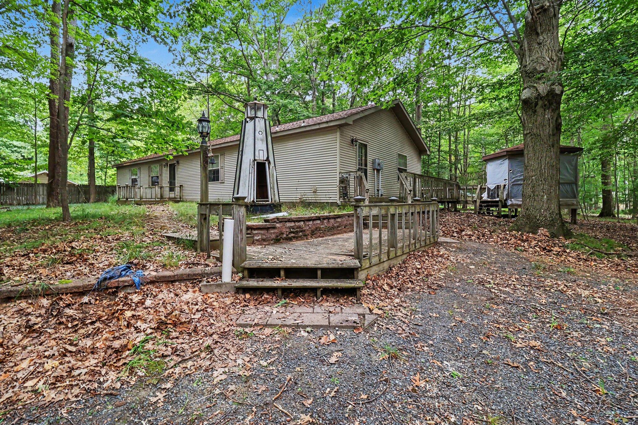 6911 W Beech Street Ludington MI 49431