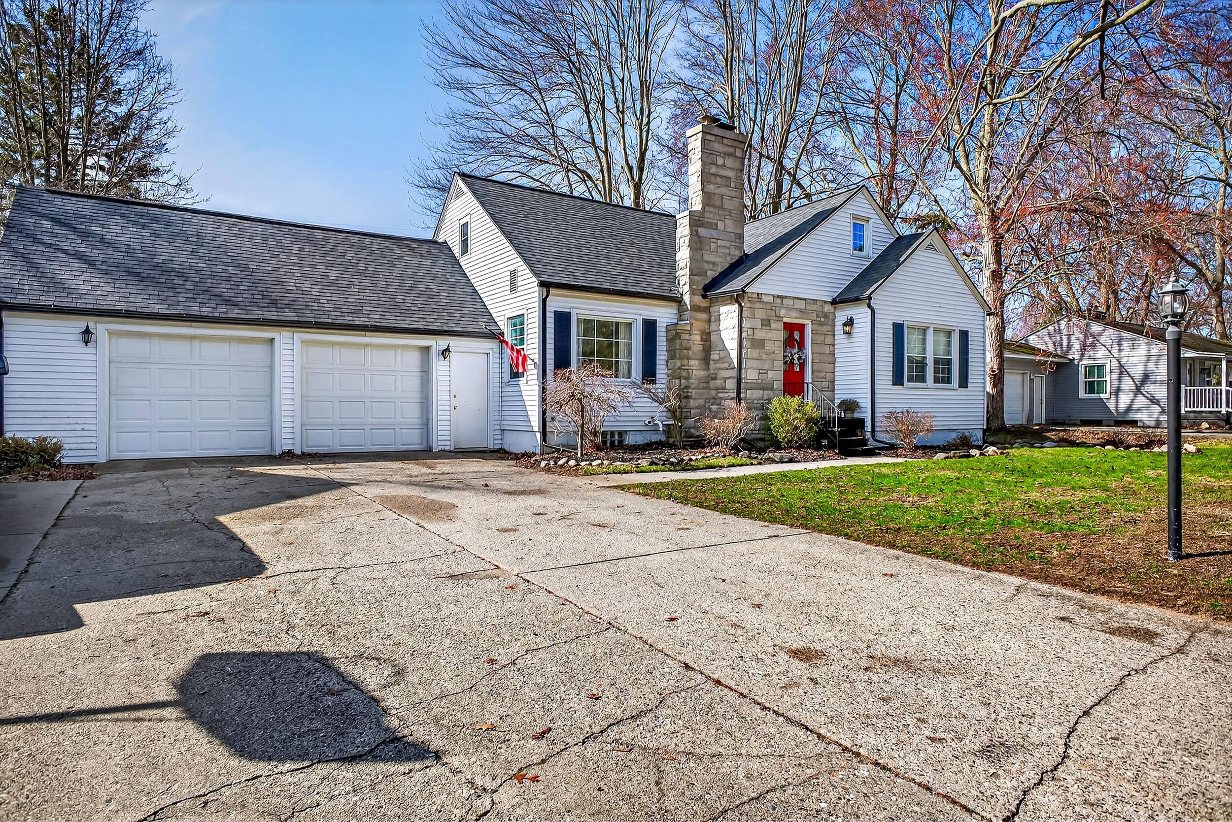 1845 Spencer Drive Norton Shores MI 49441