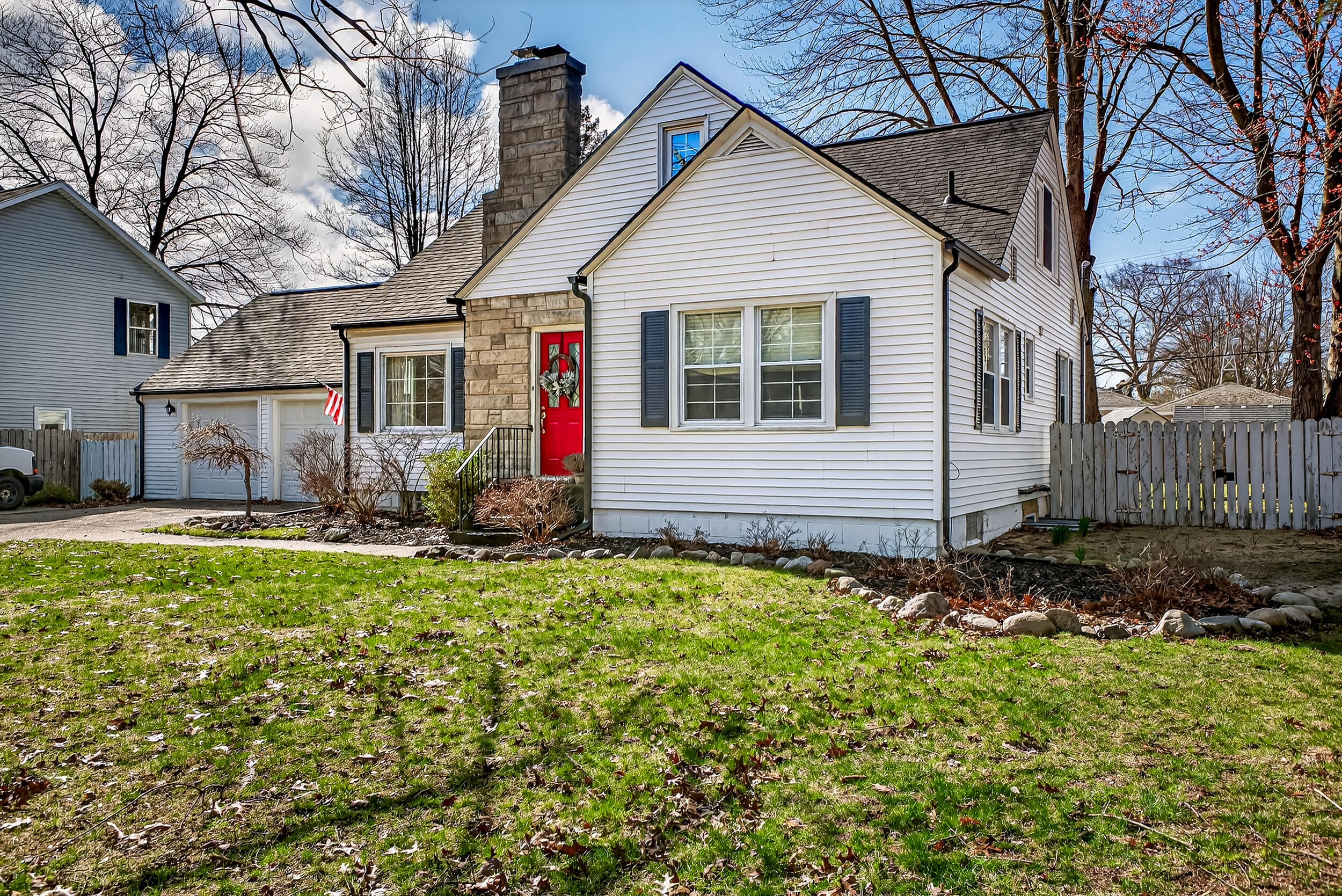 1845 Spencer Drive Norton Shores MI 49441