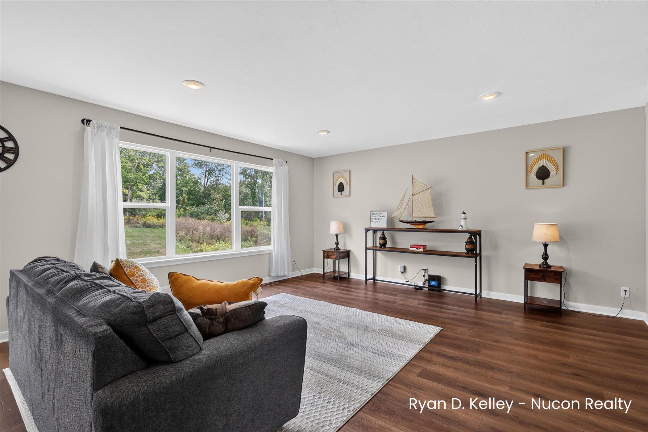 11544 Sessions Woods Drive W Grand Rapids MI 49534