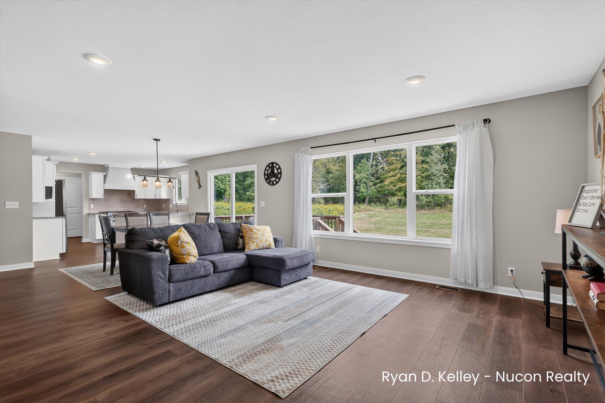11544 Sessions Woods Drive W Grand Rapids MI 49534
