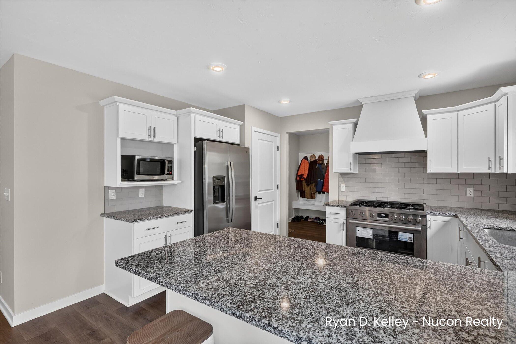 11544 Sessions Woods Drive W Grand Rapids MI 49534