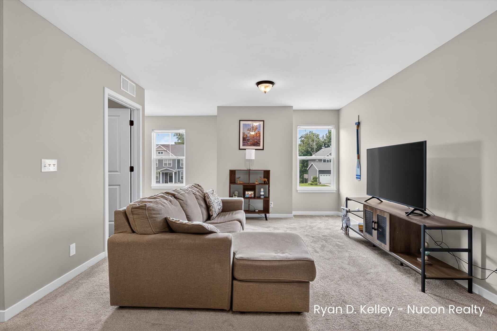 11544 Sessions Woods Drive W Grand Rapids MI 49534