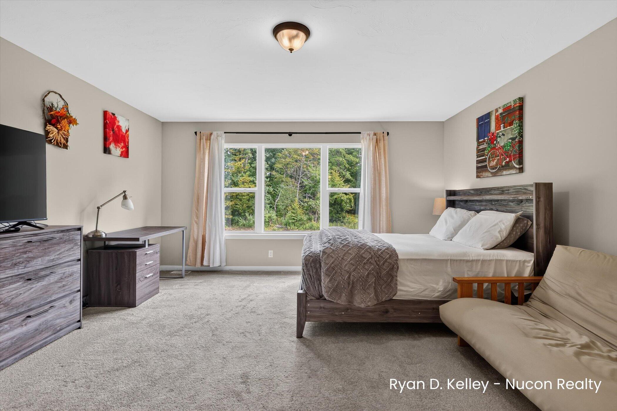 11544 Sessions Woods Drive W Grand Rapids MI 49534