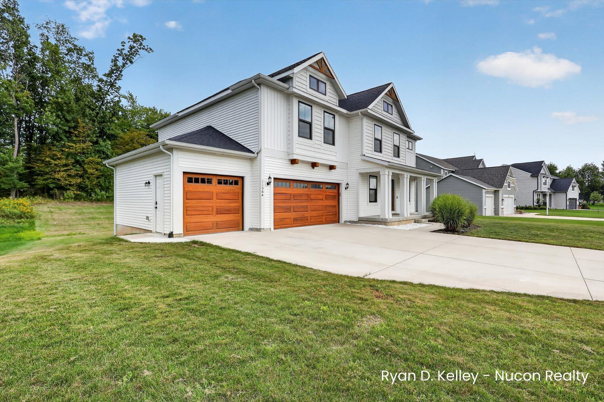 11544 Sessions Woods Drive W Grand Rapids MI 49534