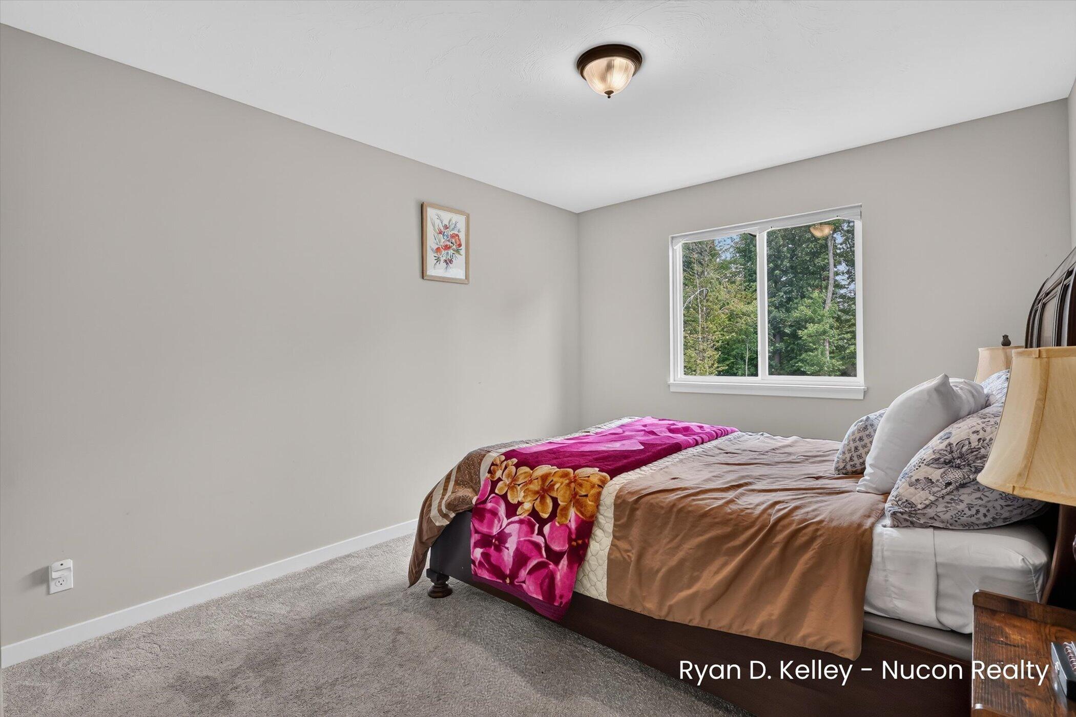 11544 Sessions Woods Drive W Grand Rapids MI 49534