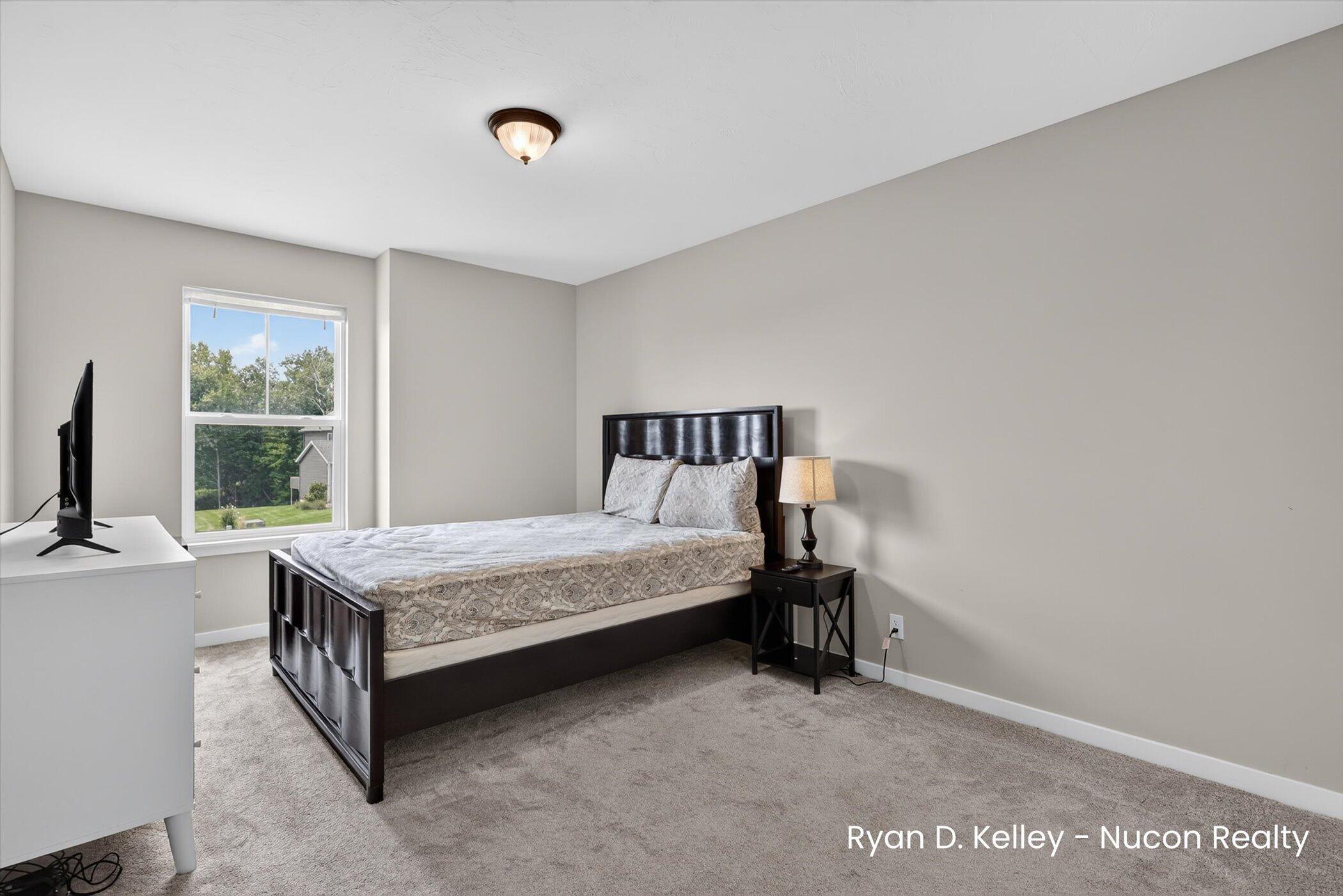 11544 Sessions Woods Drive W Grand Rapids MI 49534