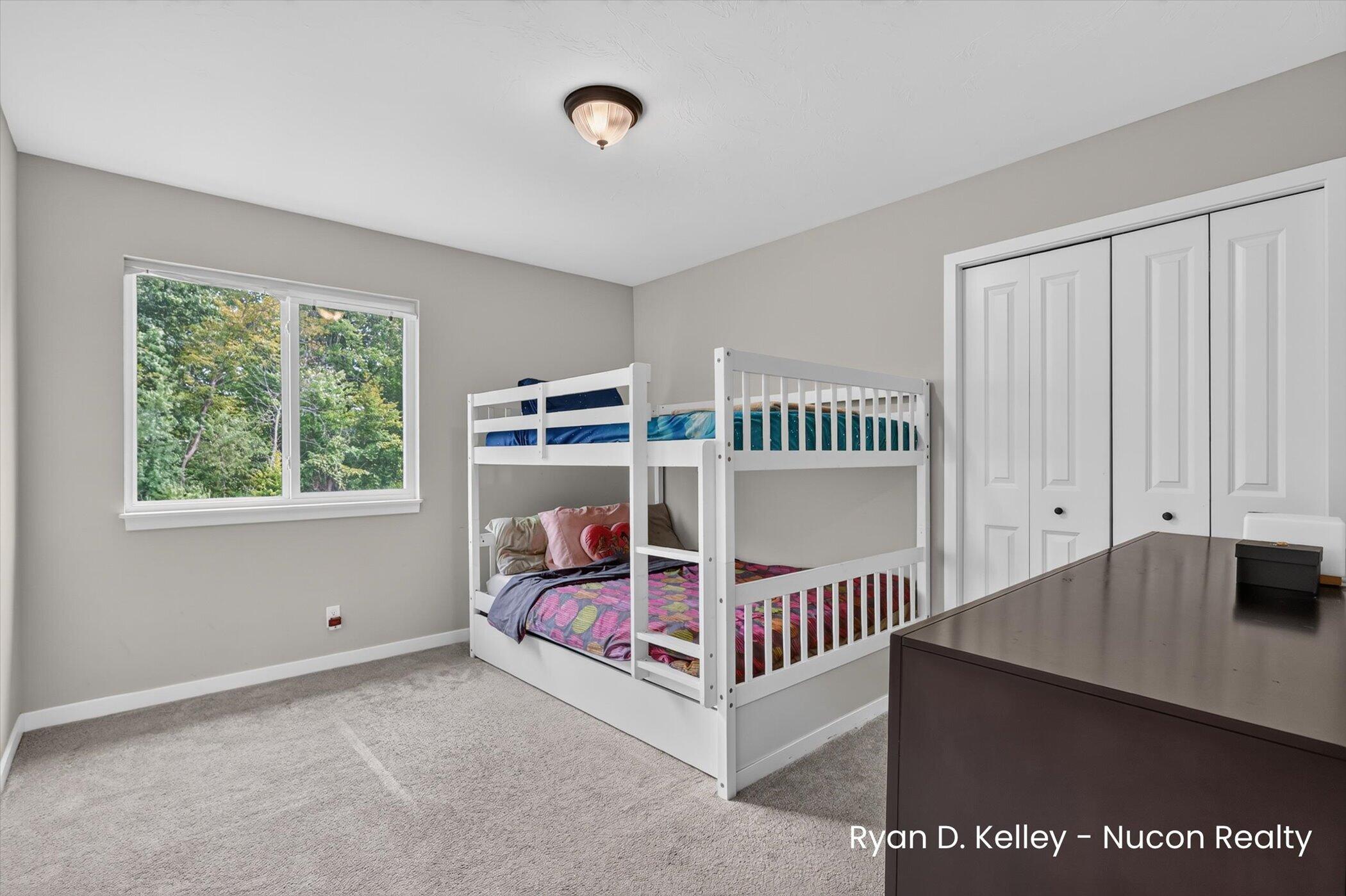 11544 Sessions Woods Drive W Grand Rapids MI 49534