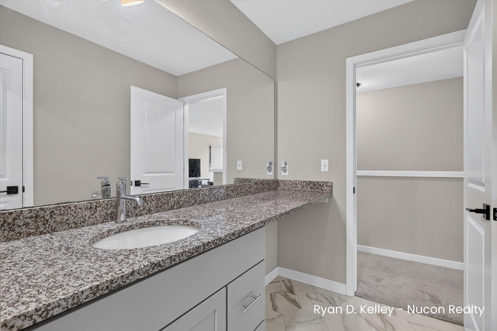 11544 Sessions Woods Drive W Grand Rapids MI 49534